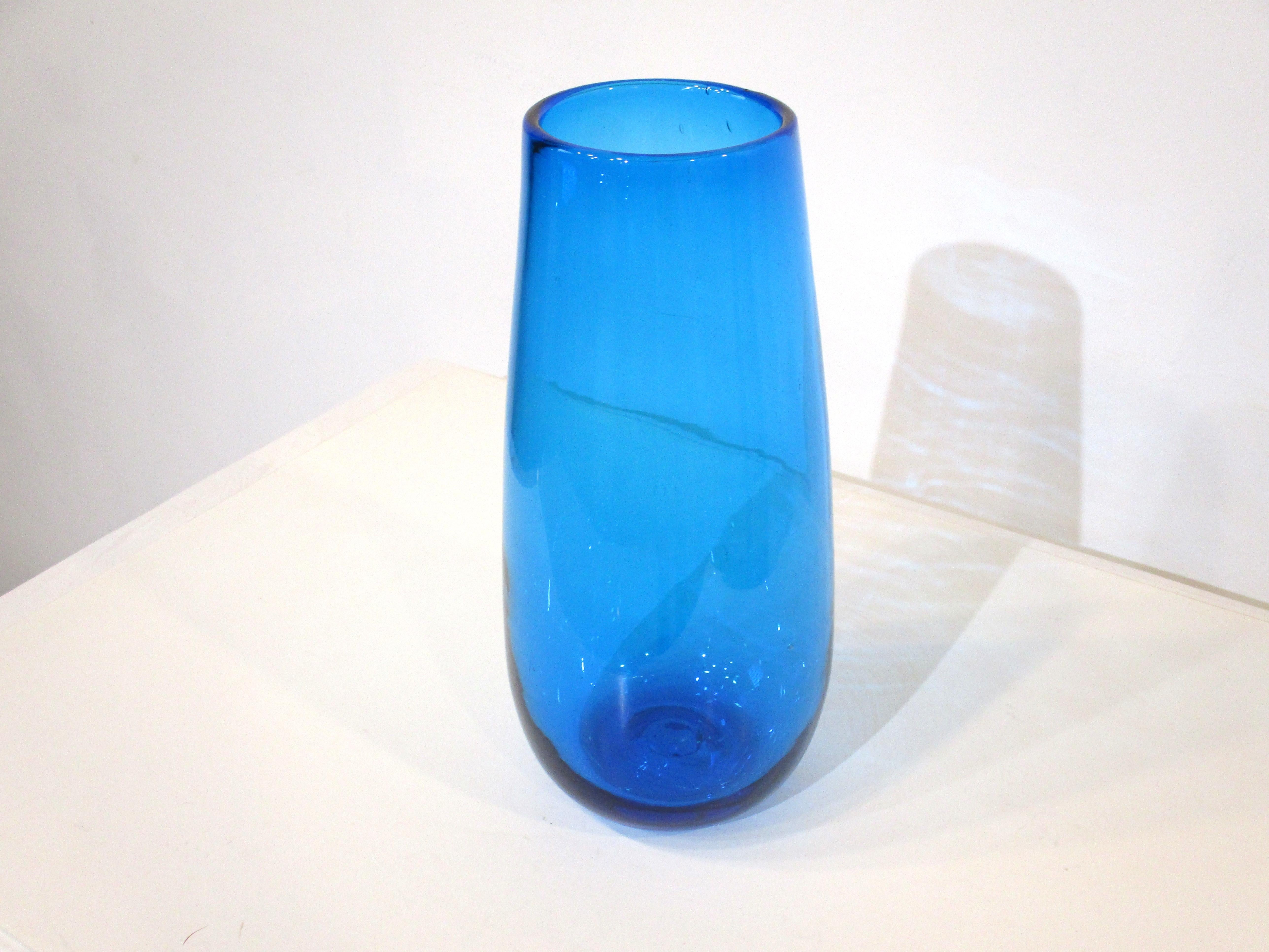 Blenko Handblown Vase by Wayne Husted In Good Condition For Sale In Cincinnati, OH