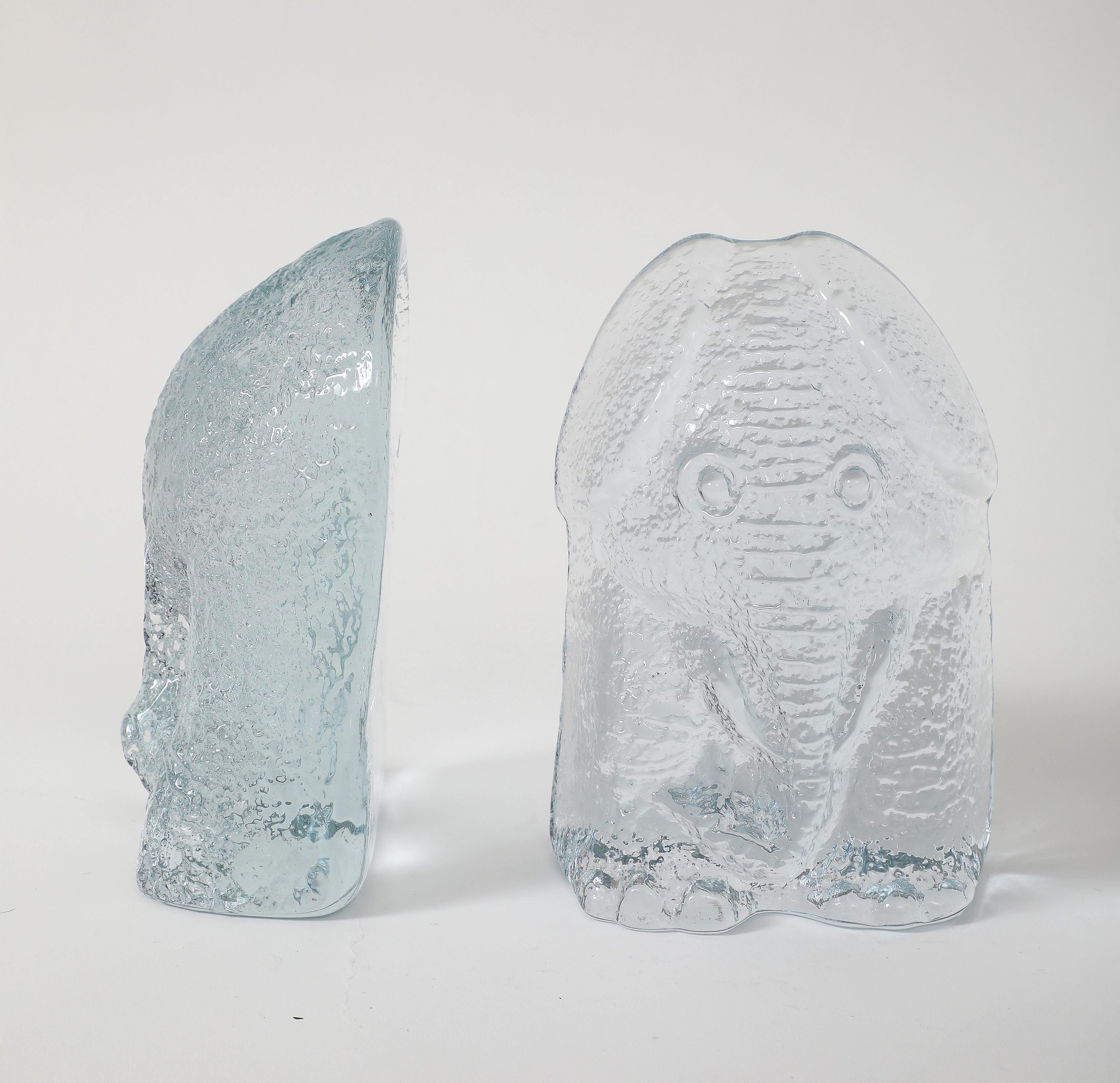 Blenko Ice Glass Elephant Bookends For Sale 2
