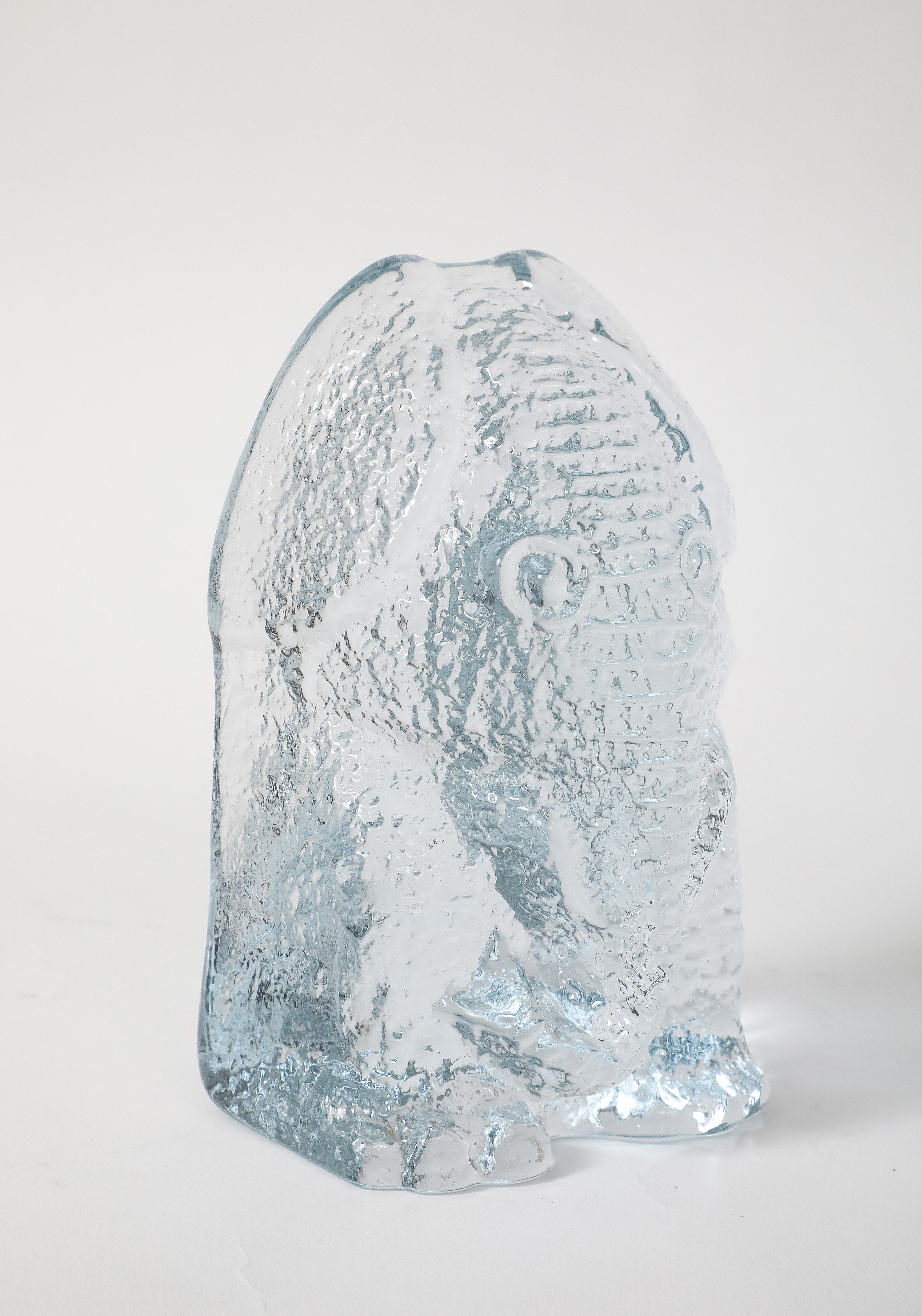 Blenko Ice Glass Elephant Bookends For Sale 5