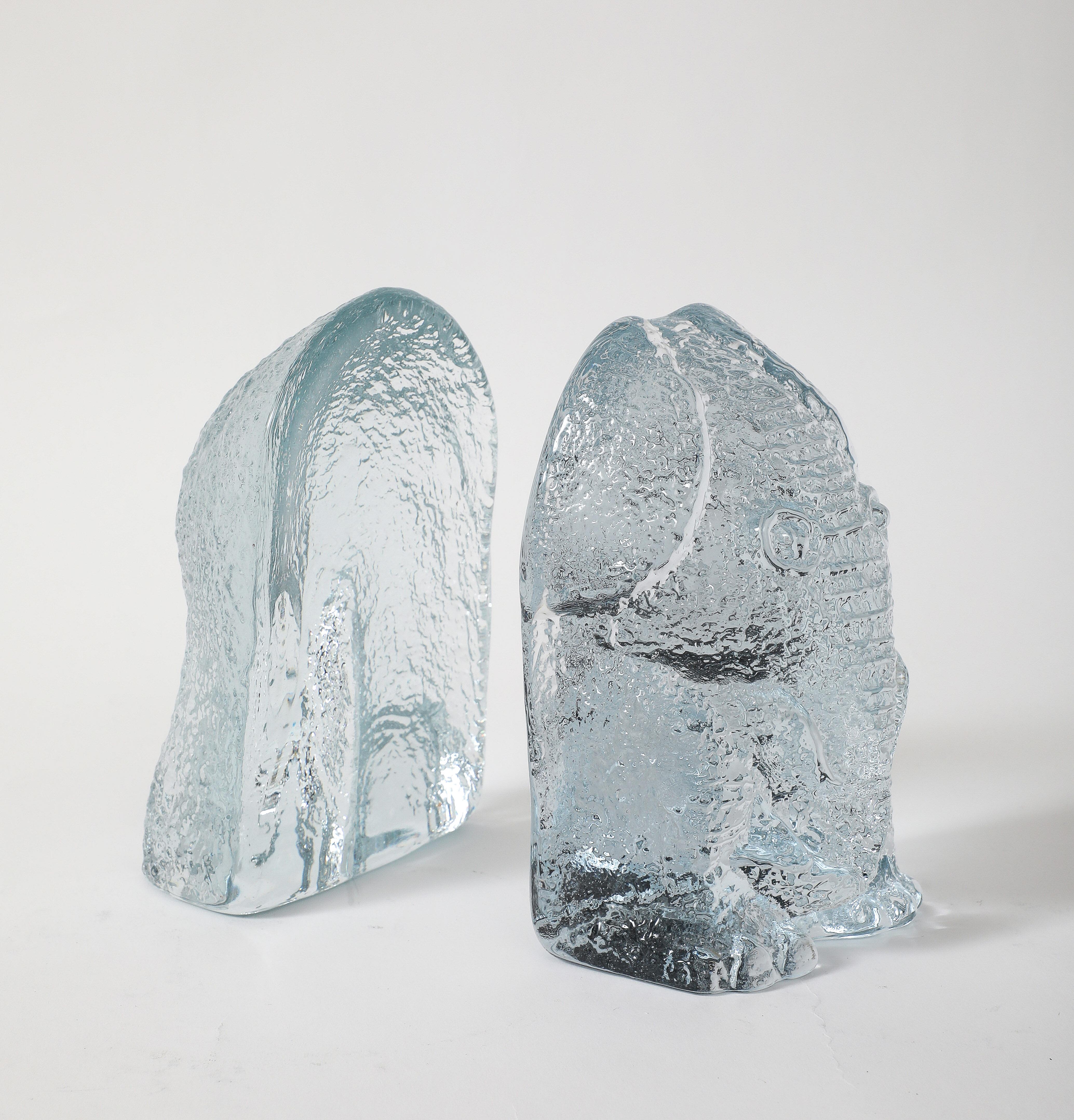 Mid-Century Modern Blenko Ice Glass Elephant Bookends For Sale