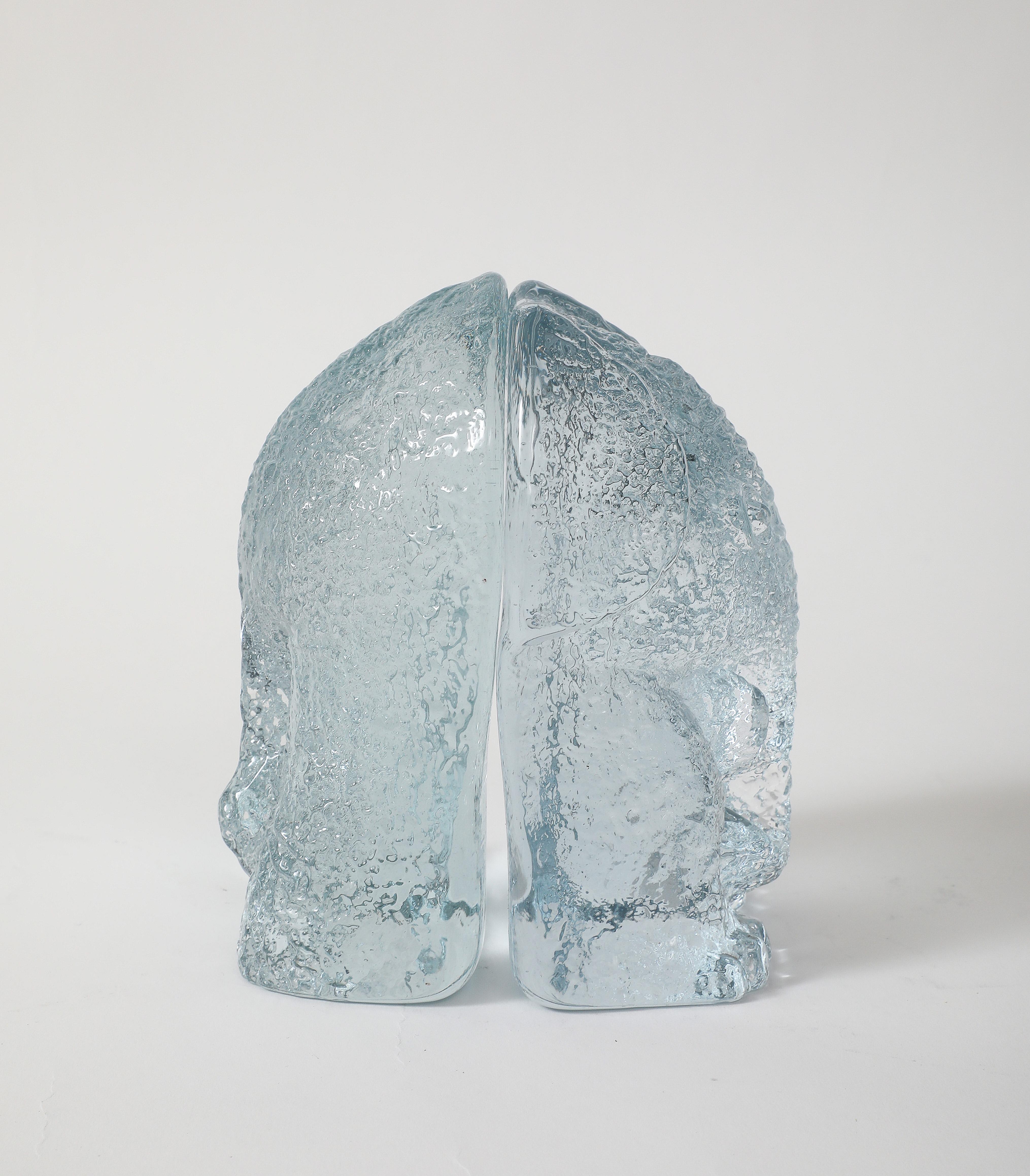 Blenko Ice Glass Elephant Bookends In Excellent Condition For Sale In New York, NY