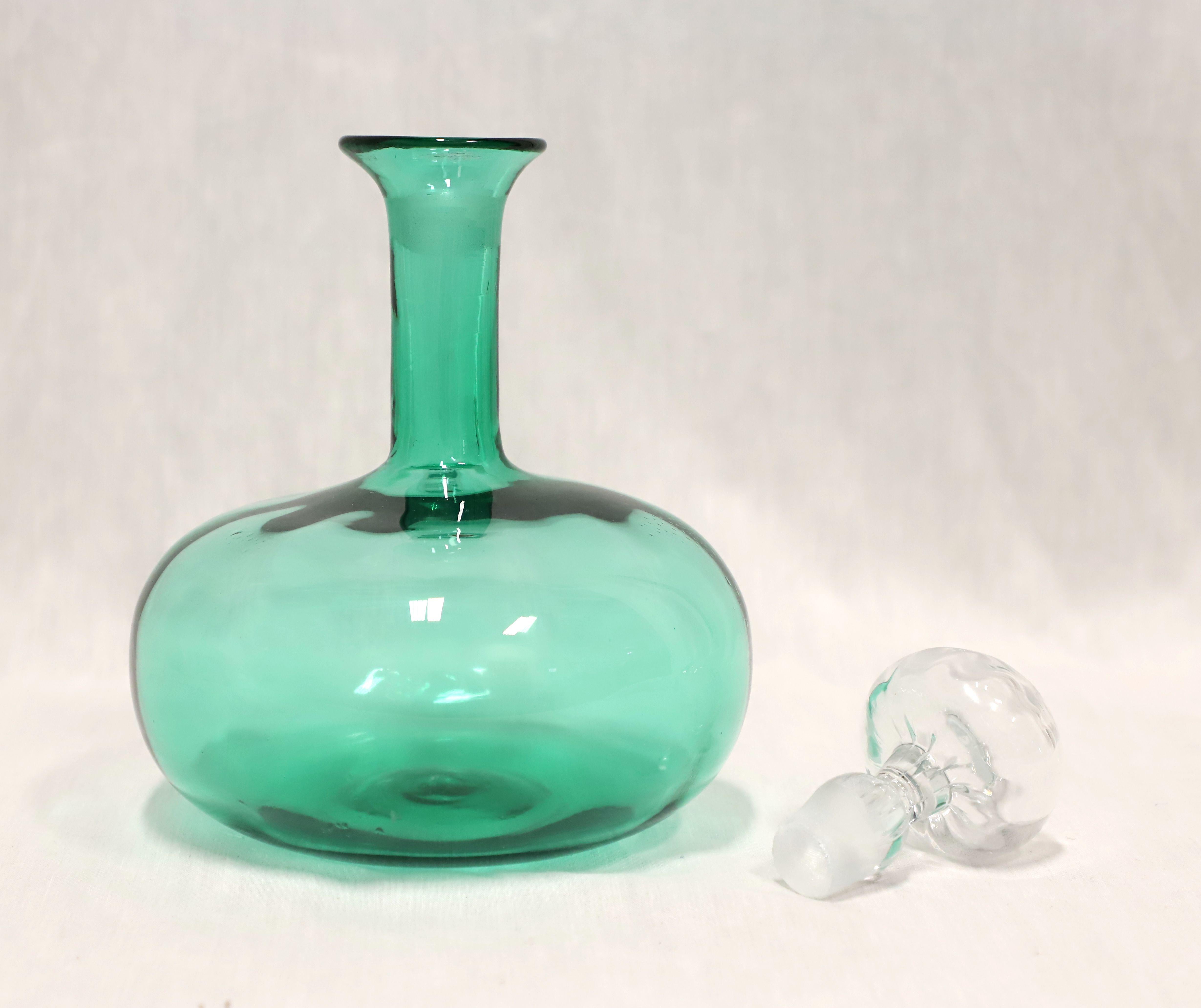 BLENKO Mid 20th Century Hand-Blown Green Glass Decanter In Good Condition For Sale In Charlotte, NC