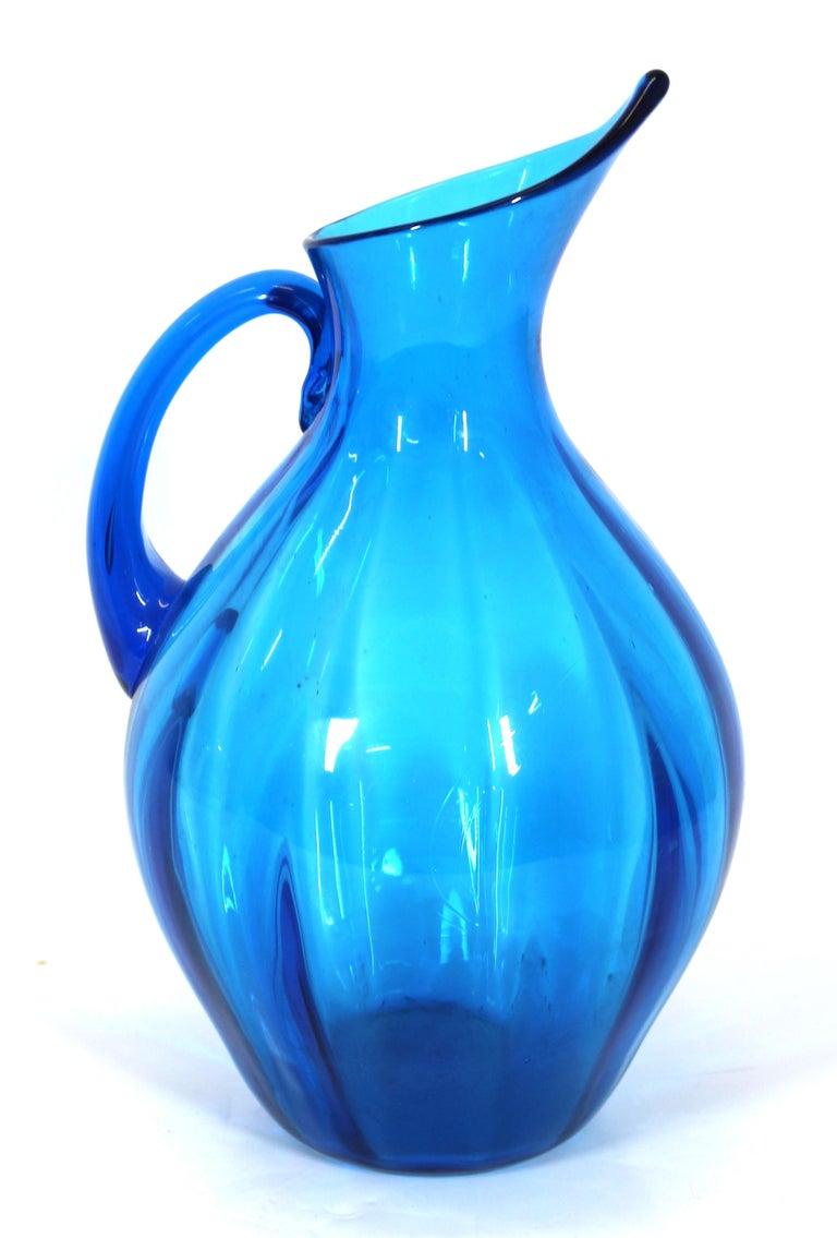 Blenko Mid-Century Modern Blue Glass Pitcher In Good Condition For Sale In New York, NY