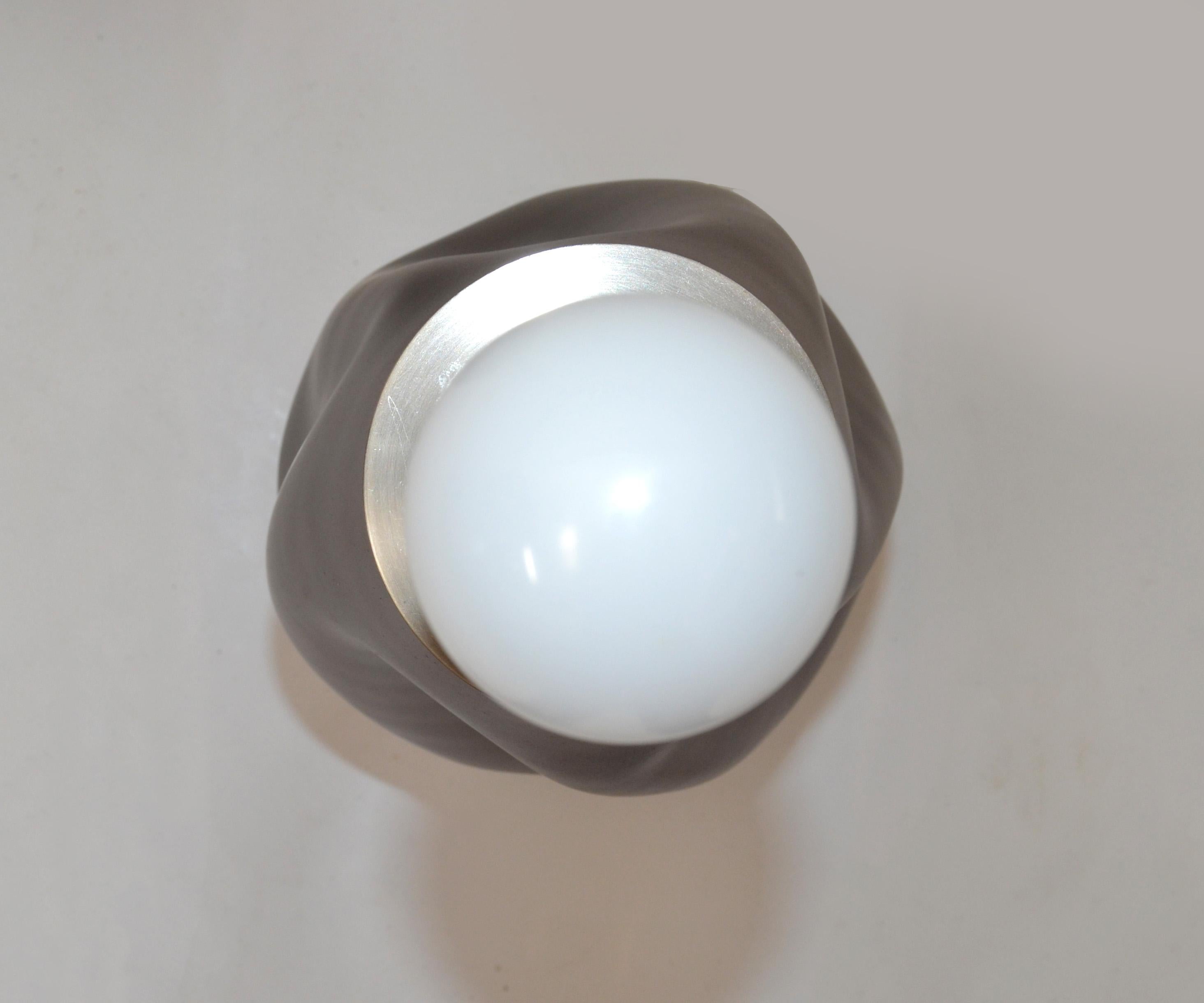 Blenko Mid-Century Modern Gray Blown Art Glass Table Lamps Acrylic Base, Pair For Sale 5