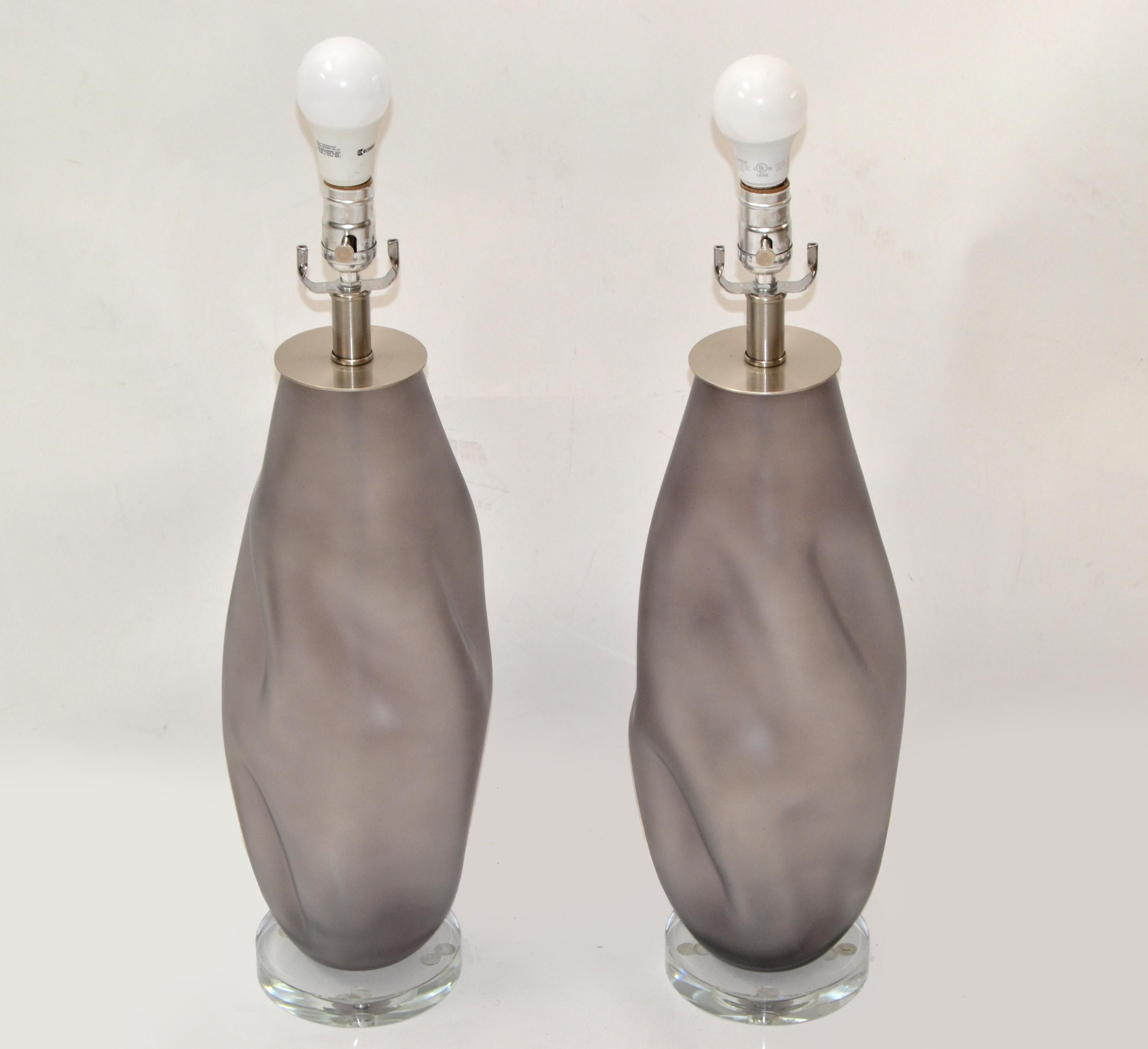 American Blenko Mid-Century Modern Gray Blown Art Glass Table Lamps Acrylic Base, Pair For Sale