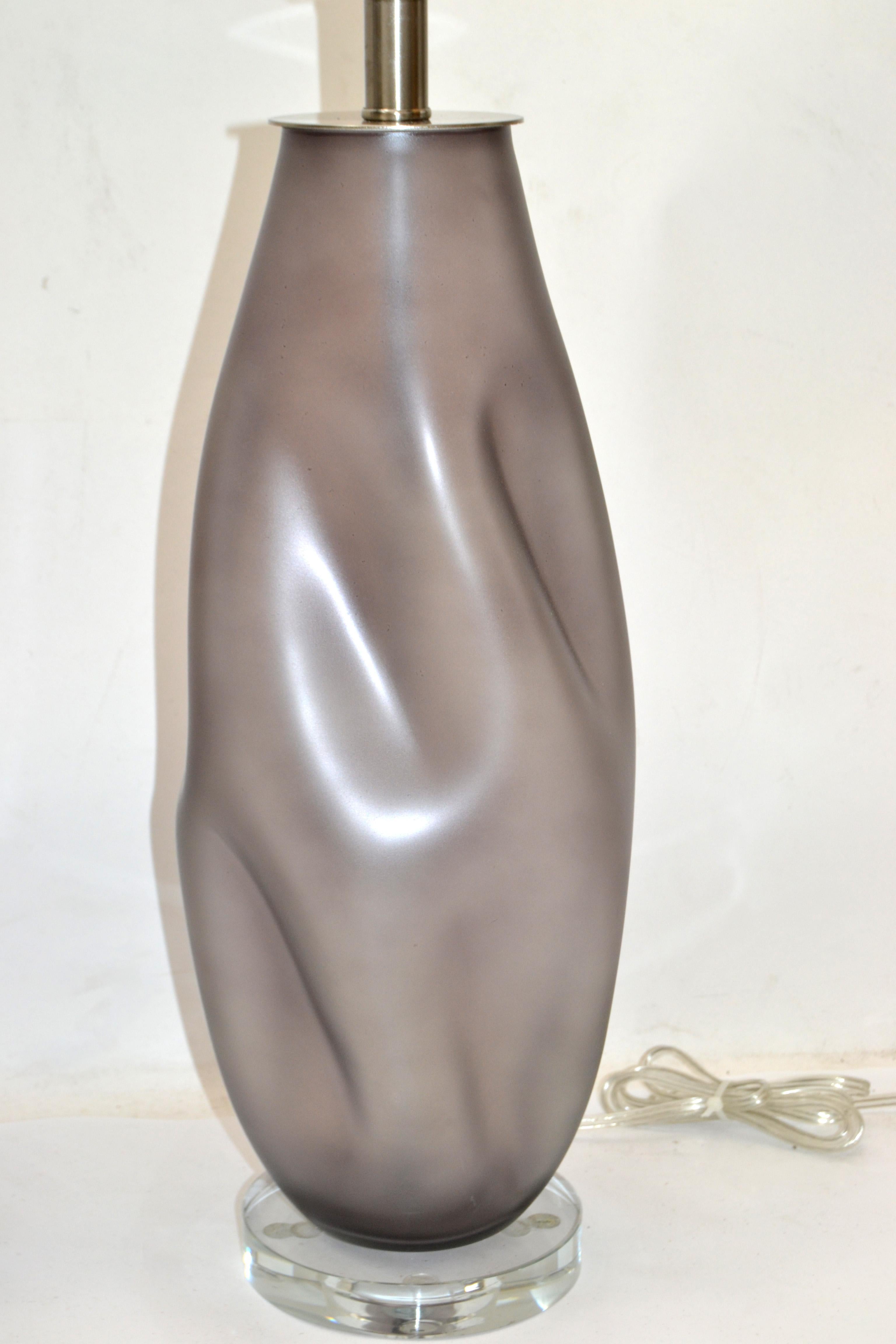 Blenko Mid-Century Modern Gray Blown Art Glass Table Lamps Acrylic Base, Pair In Good Condition For Sale In Miami, FL