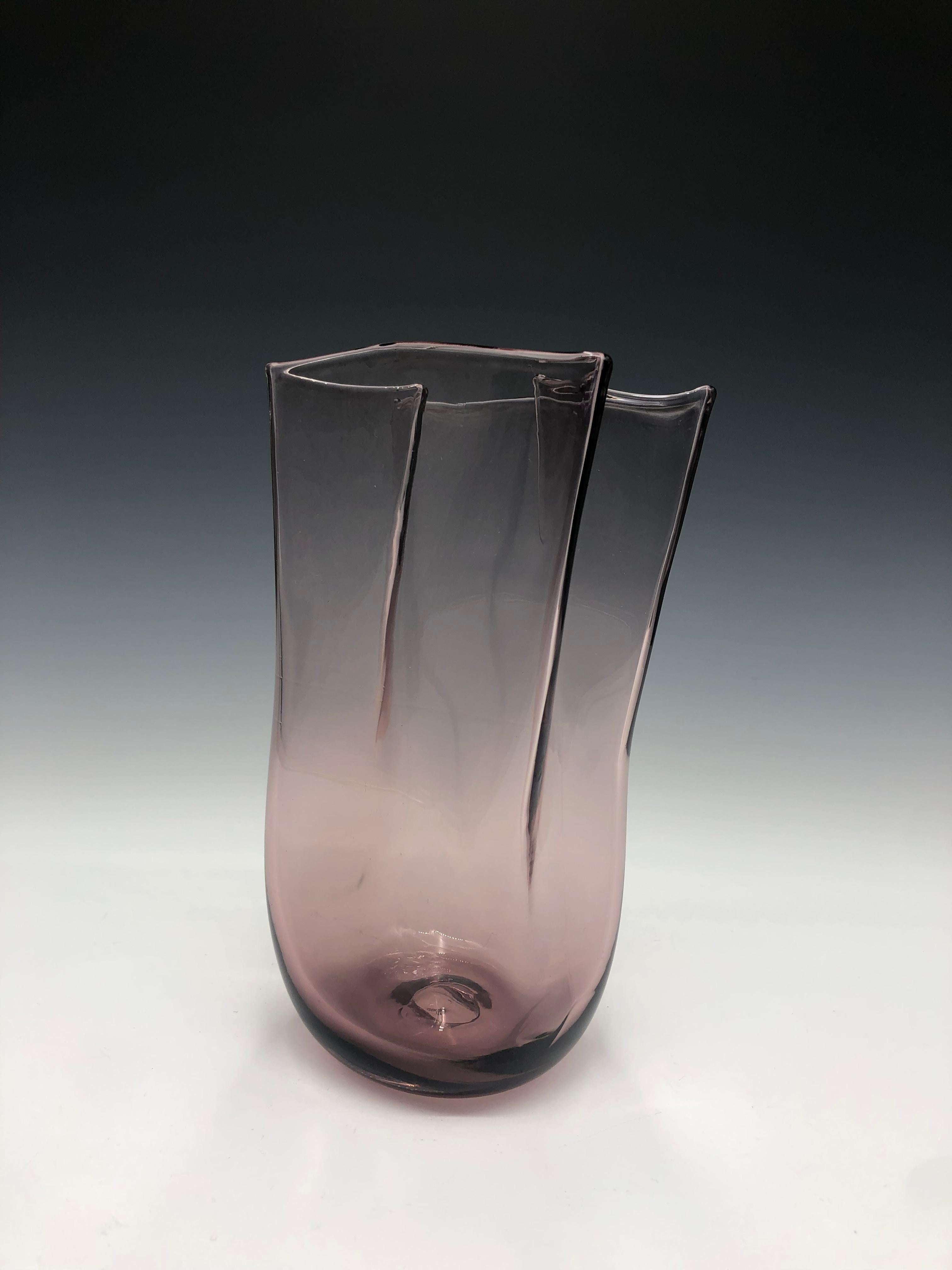 Américain Blenko Purple Hand Blown Glass Paper Bag Vase en vente