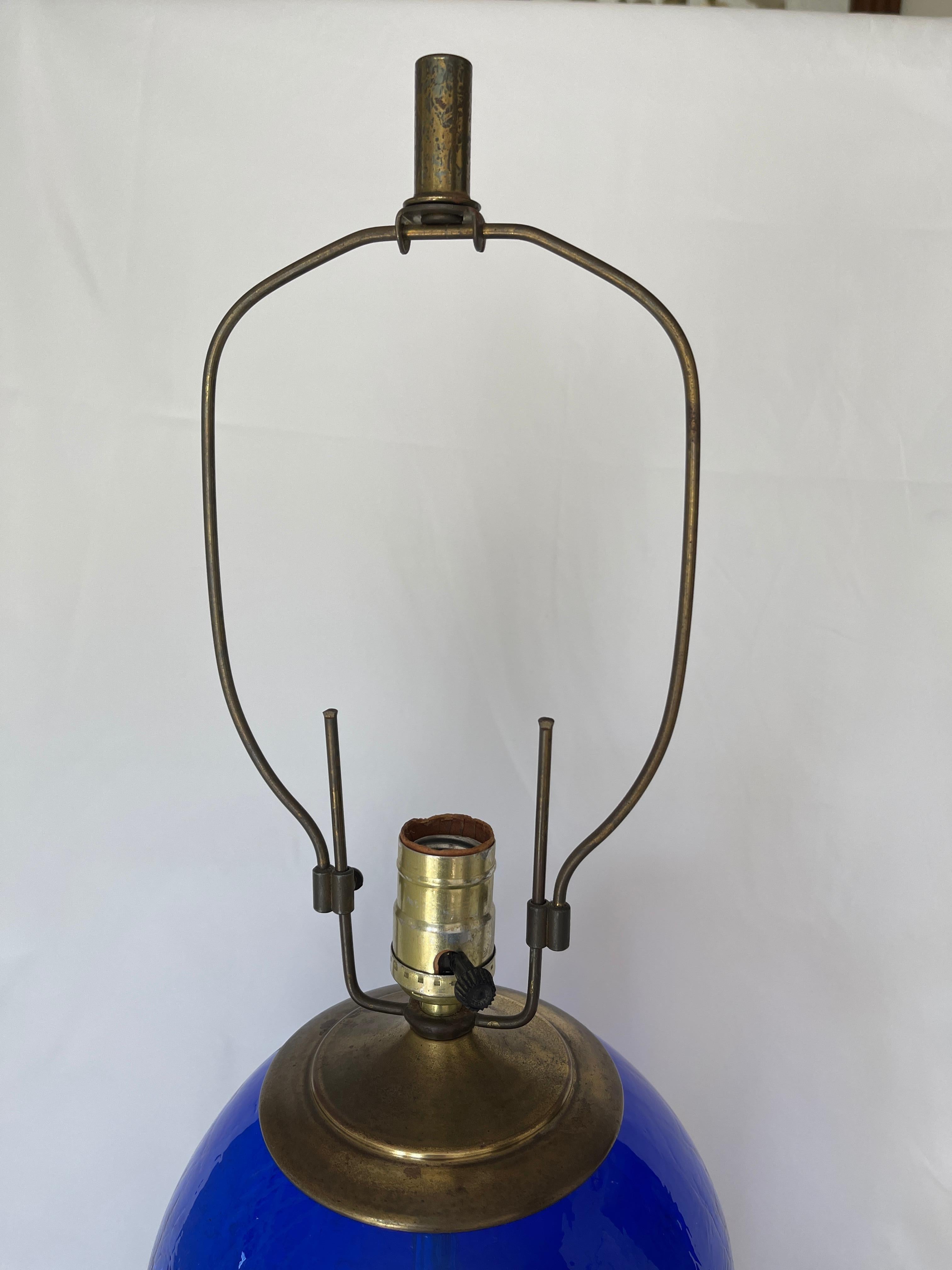 Blenko Signed Blue Crackled Glass Barrel Lamp For Sale 3