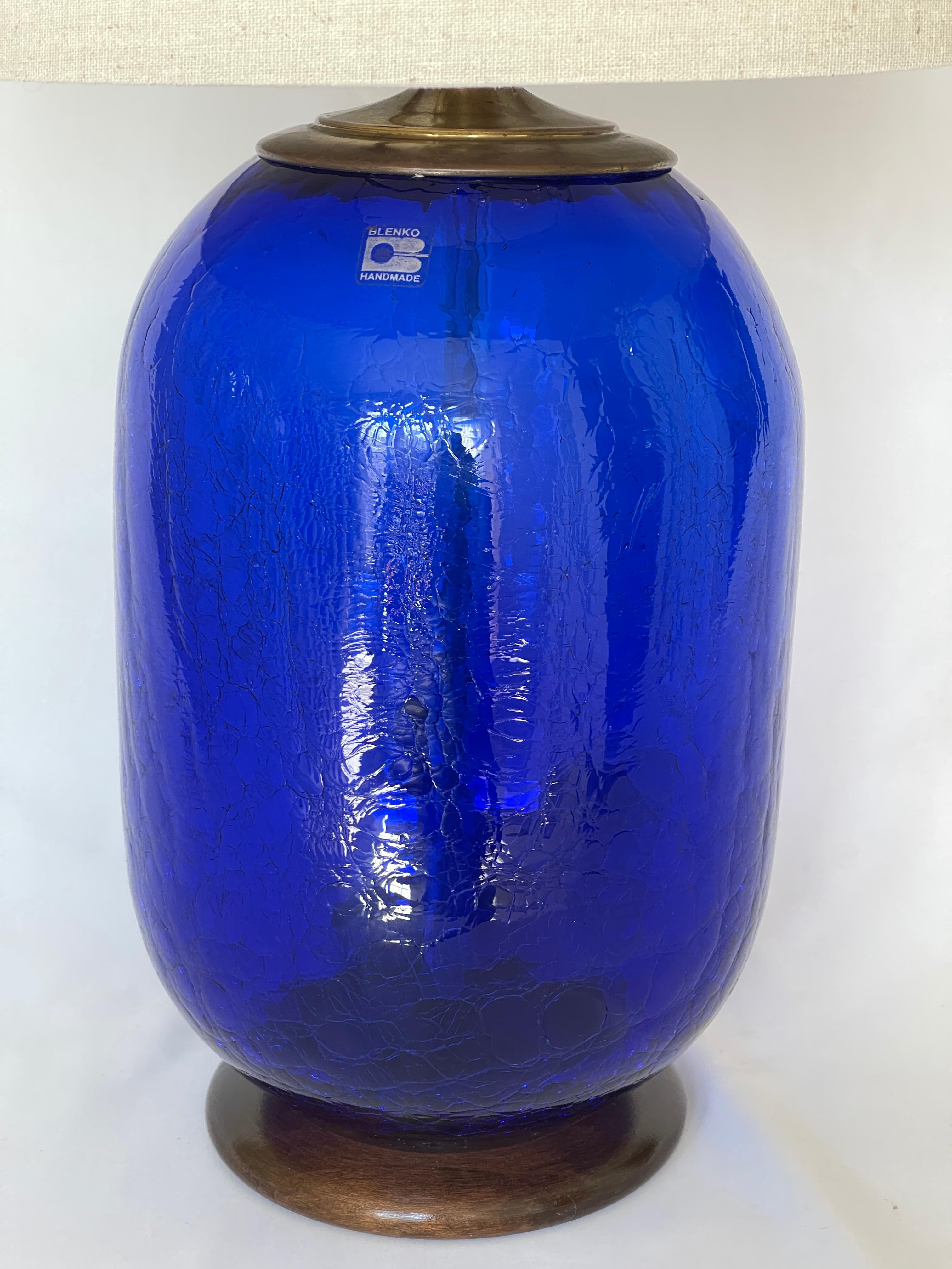 Blenko Signierte blaue Fass-Lampe aus Craquelé-Glas (Moderne der Mitte des Jahrhunderts) im Angebot