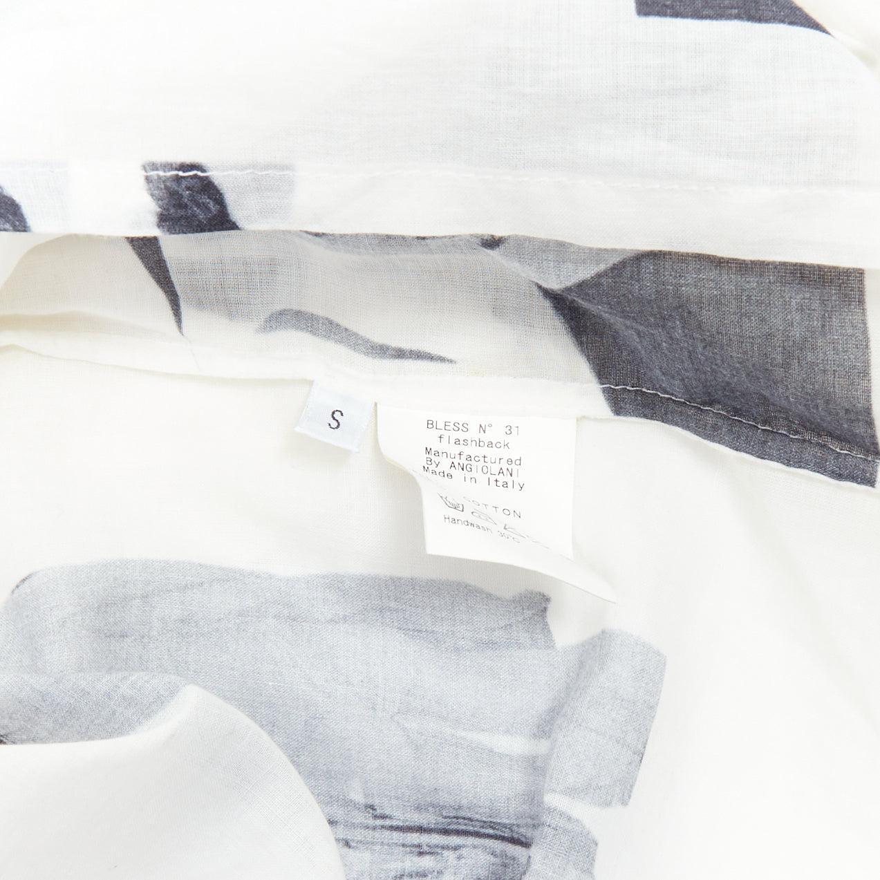 BLESS BERLIN  N31 weiß grau abstrakter Portraitdruck kastenförmiges Top S im Angebot 3