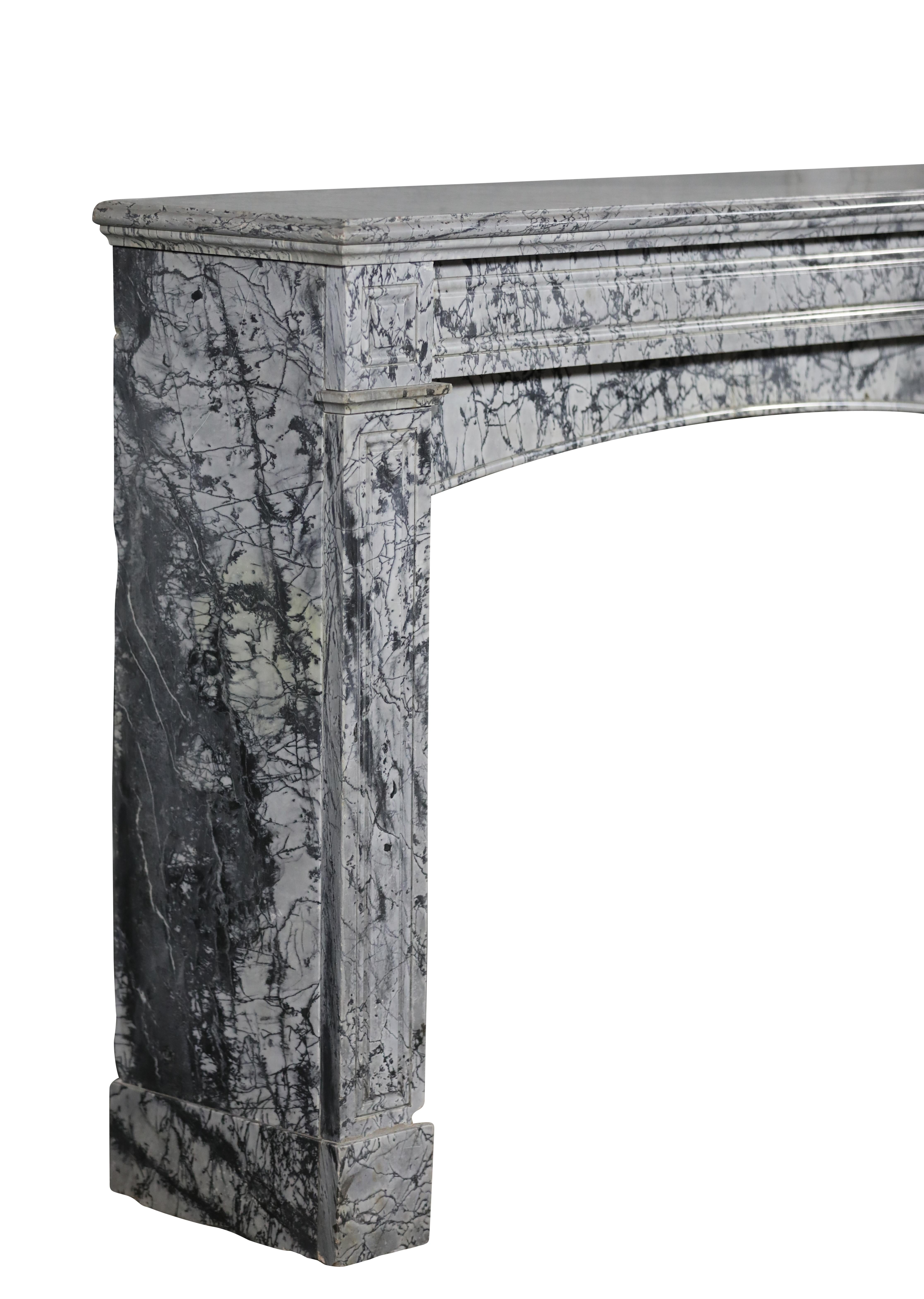 Bleu Turquin Marble Fireplace Surround In Great Condition For Timeless Design In Good Condition For Sale In Beervelde, BE