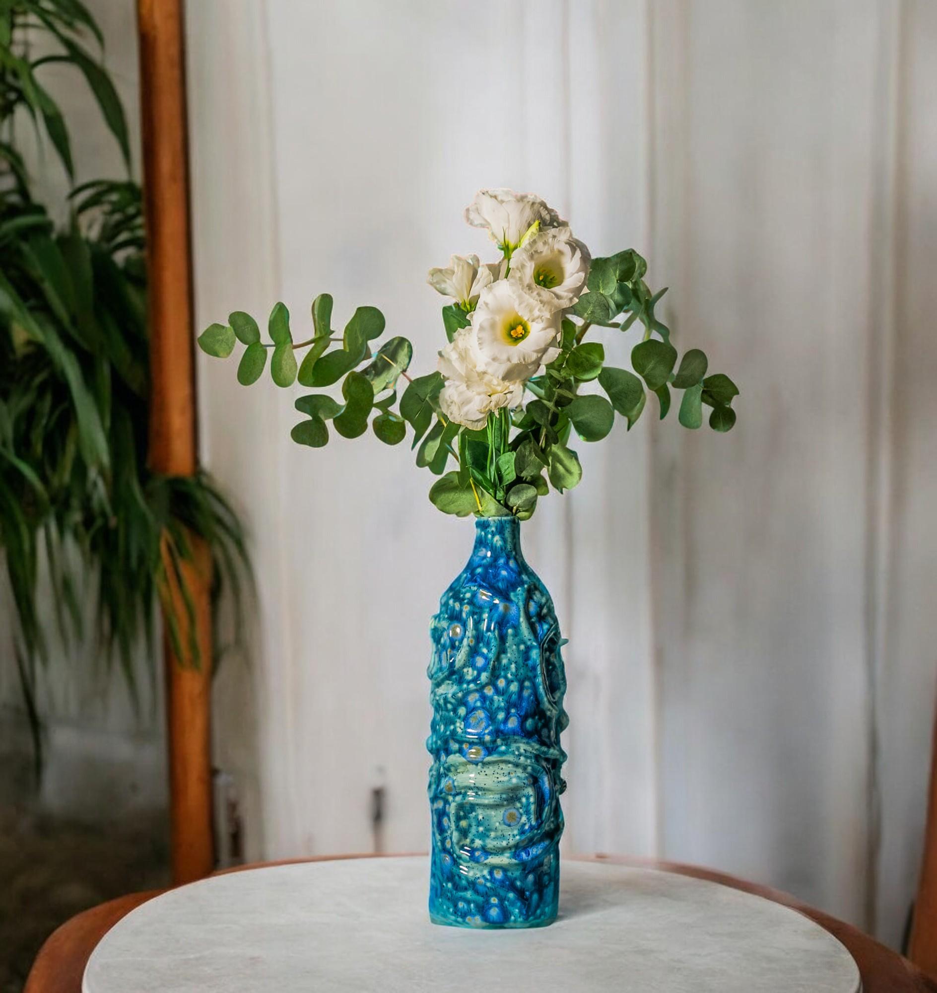 Turco Bleue Vase Contemporary  Handmade Ceramic Vase by Busra Ozdemir in vendita