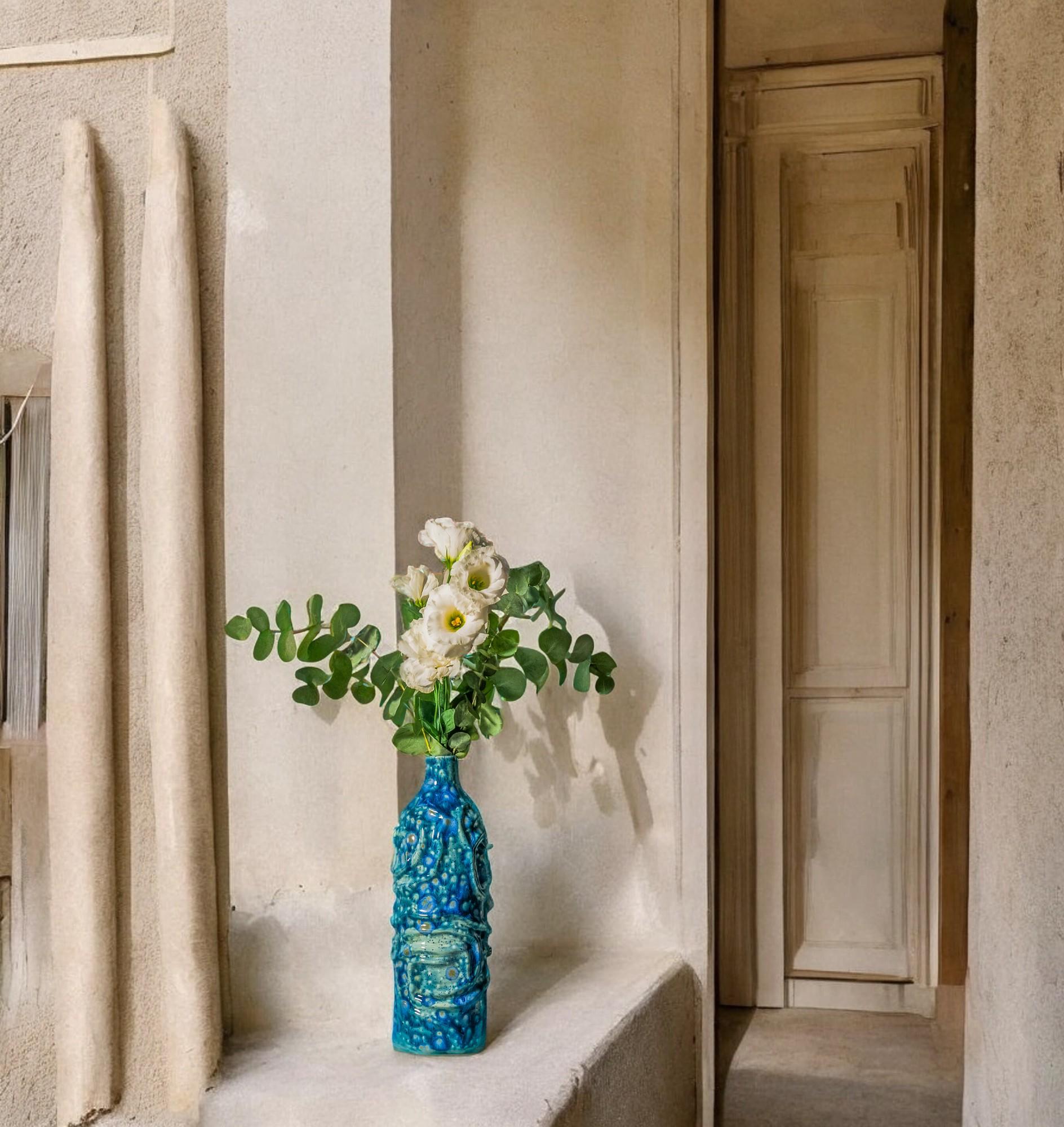 Bleue Vase Contemporary  Handmade Ceramic Vase by Busra Ozdemir in vendita 1