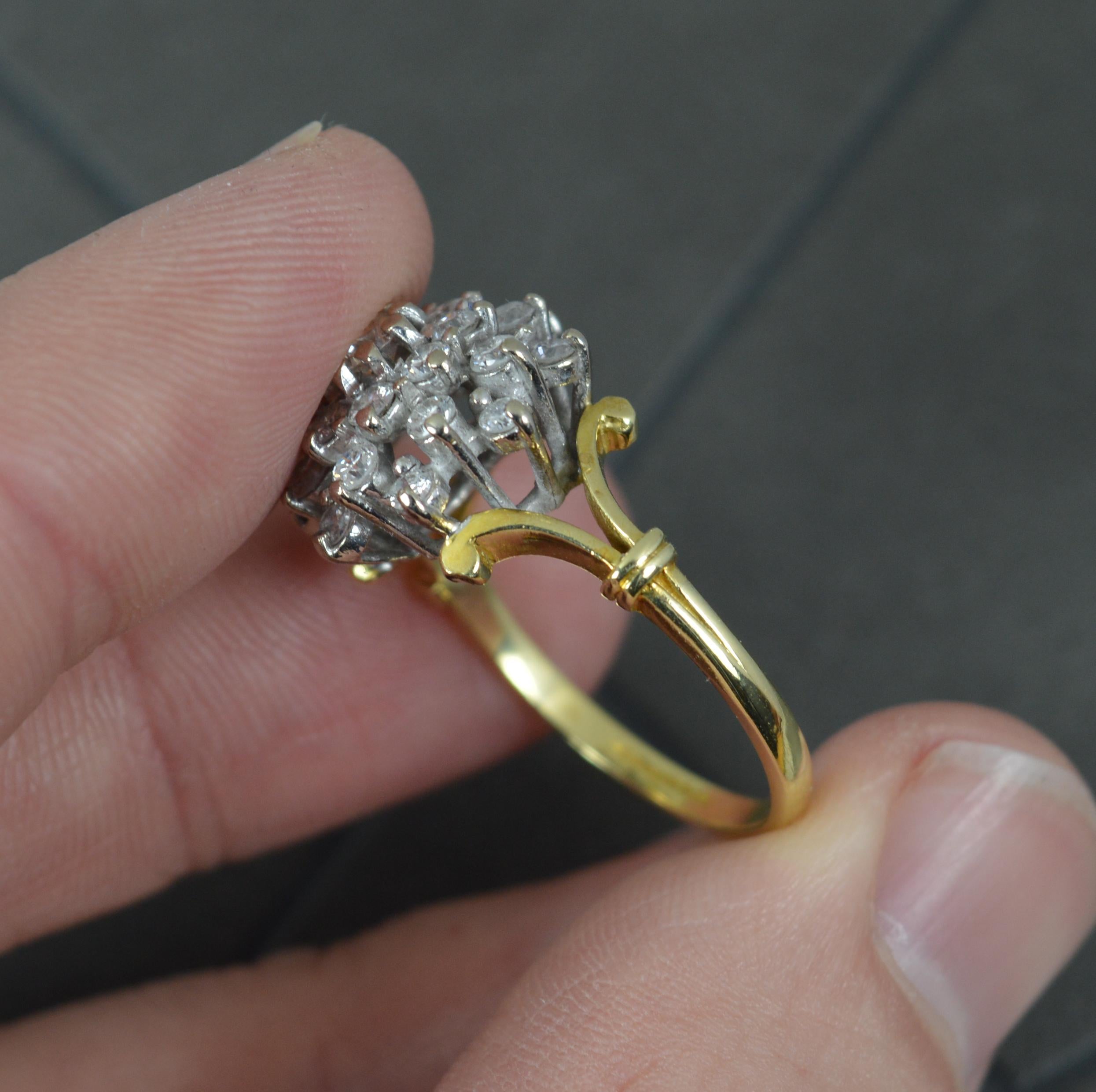 Bling 1,00 Karat Diamant und 18 Karat Gelbgold Cluster-Ring im Angebot 3