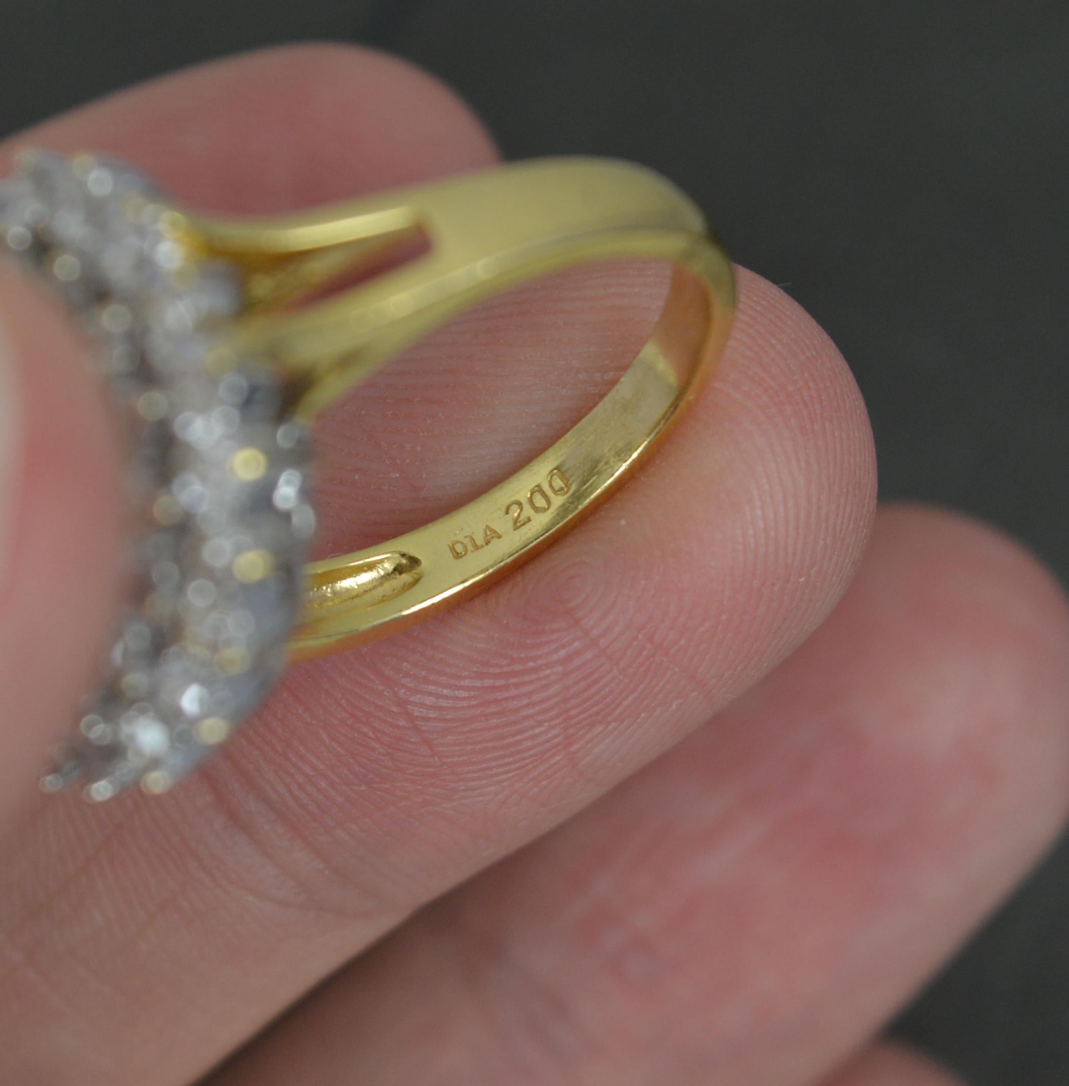 Bling 2,00 Karat Diamant und 18 Karat Gelbgold Cluster-Ring im Angebot 1