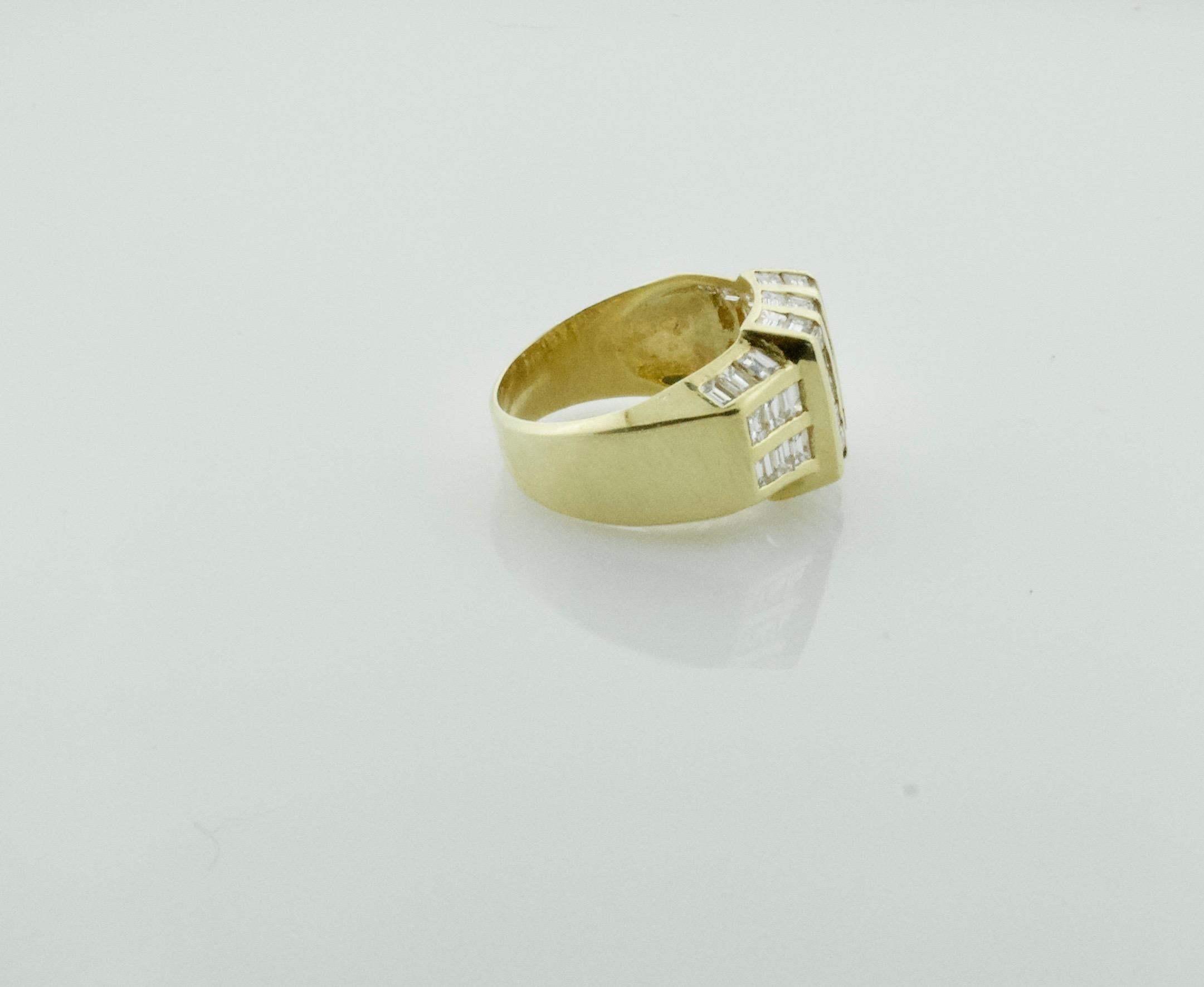 18 Karat Gelbgold Ring mit 2,05 Karat Blingy-Diamant (Baguetteschliff) im Angebot