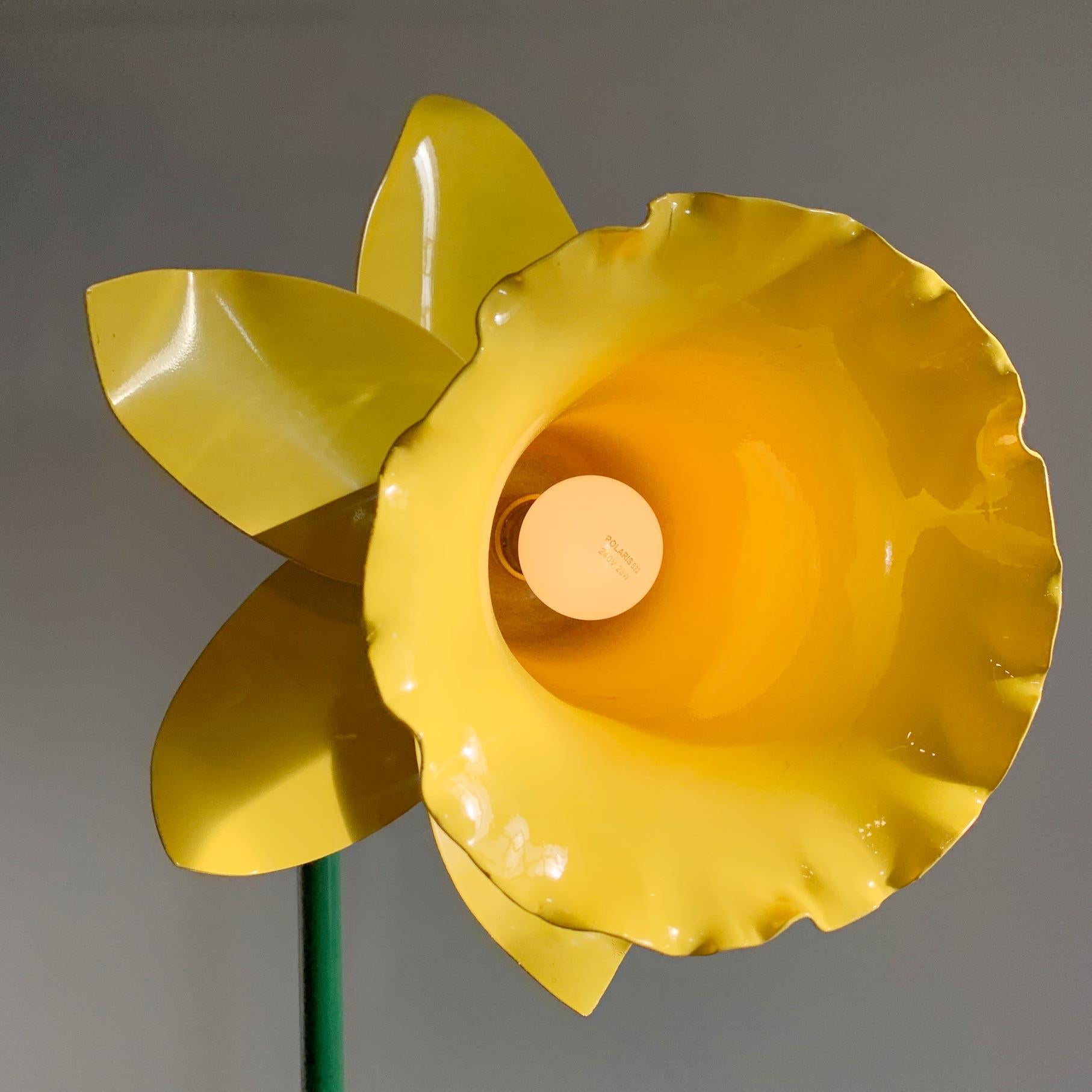 bliss daffodil lamp