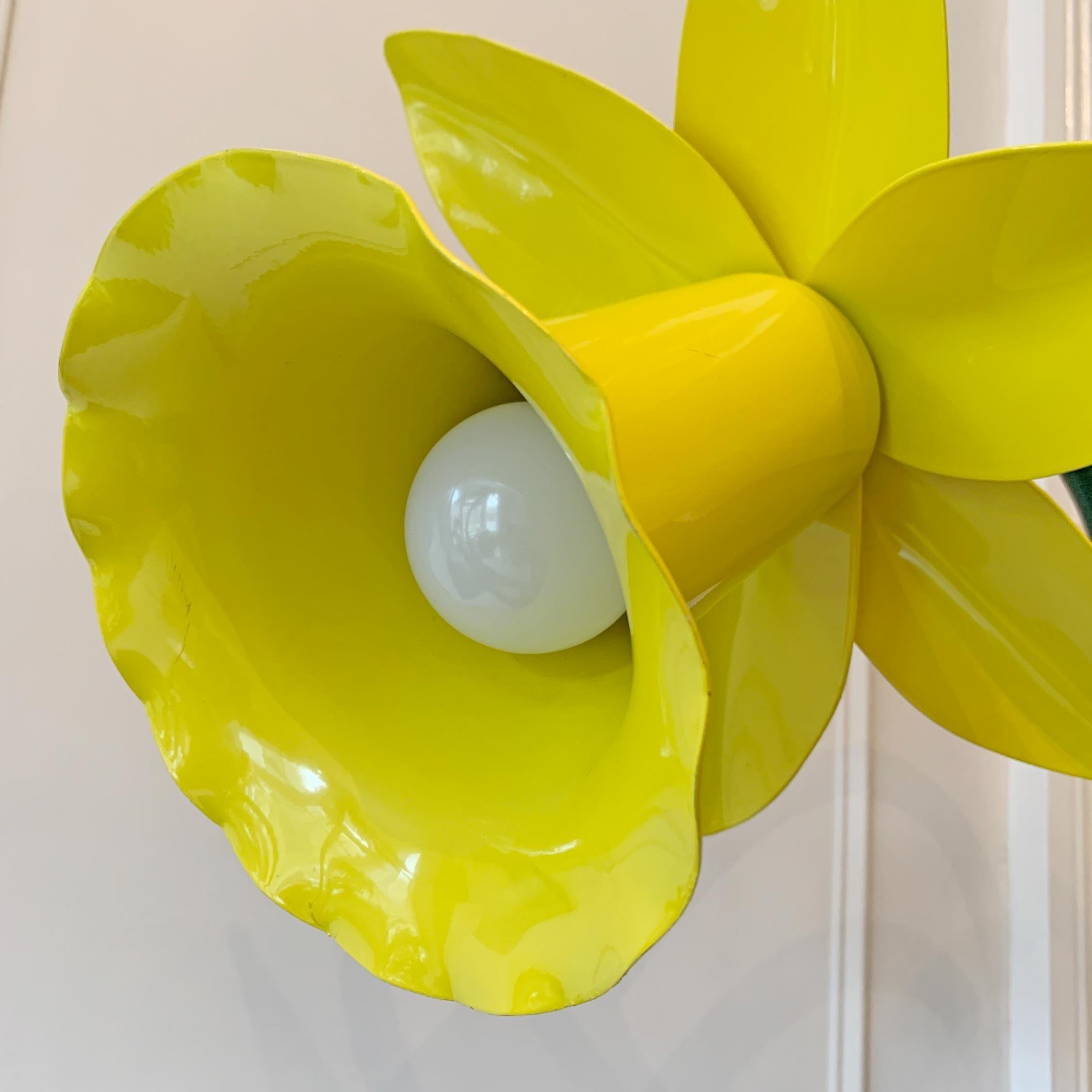 Bliss Daffodil Floor Lamp 1985 in Excellent Condition 1