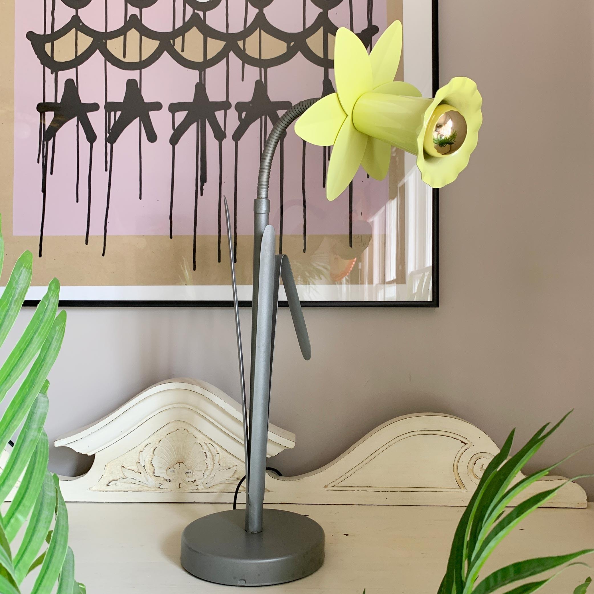 daffodil lamp