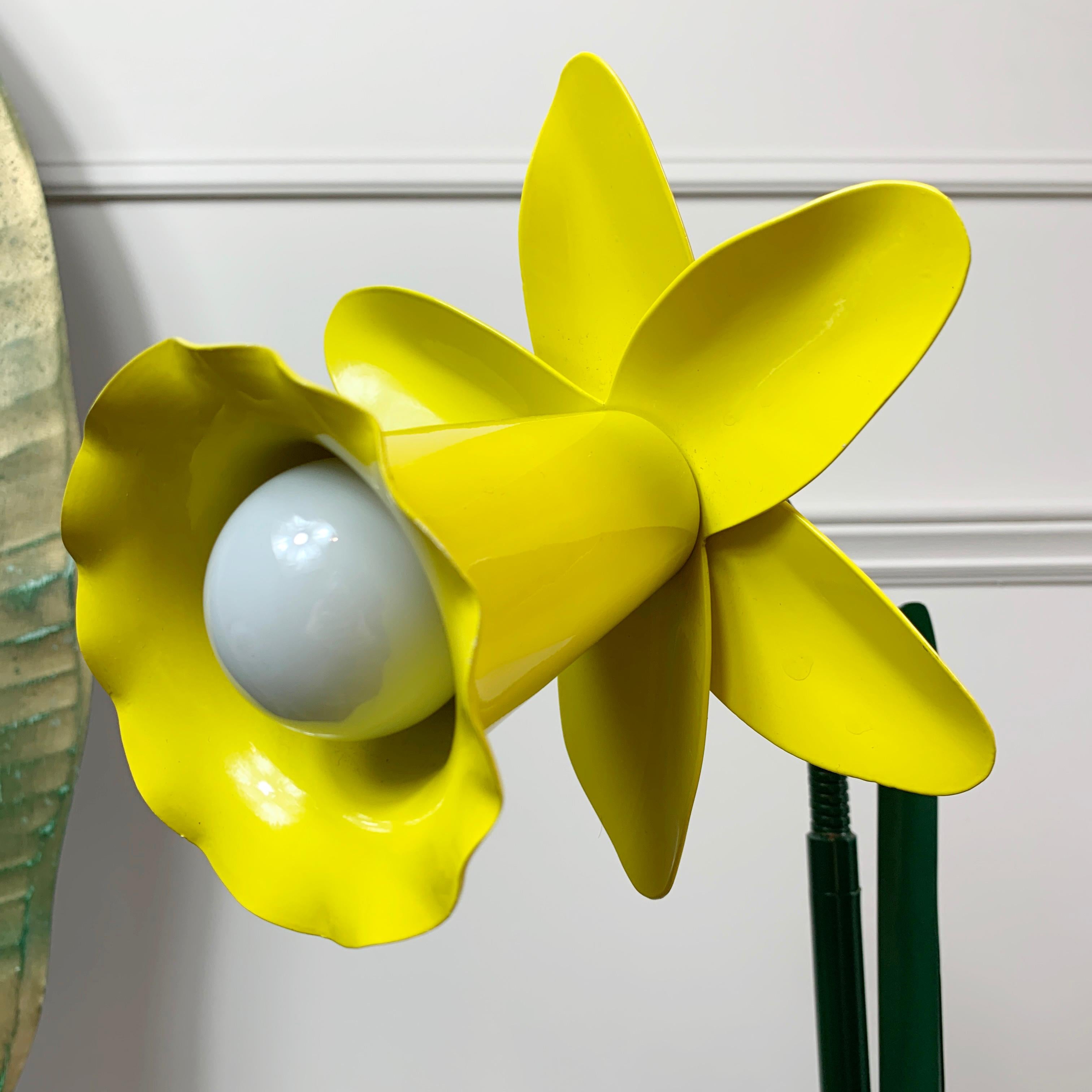 bliss daffodil lamp