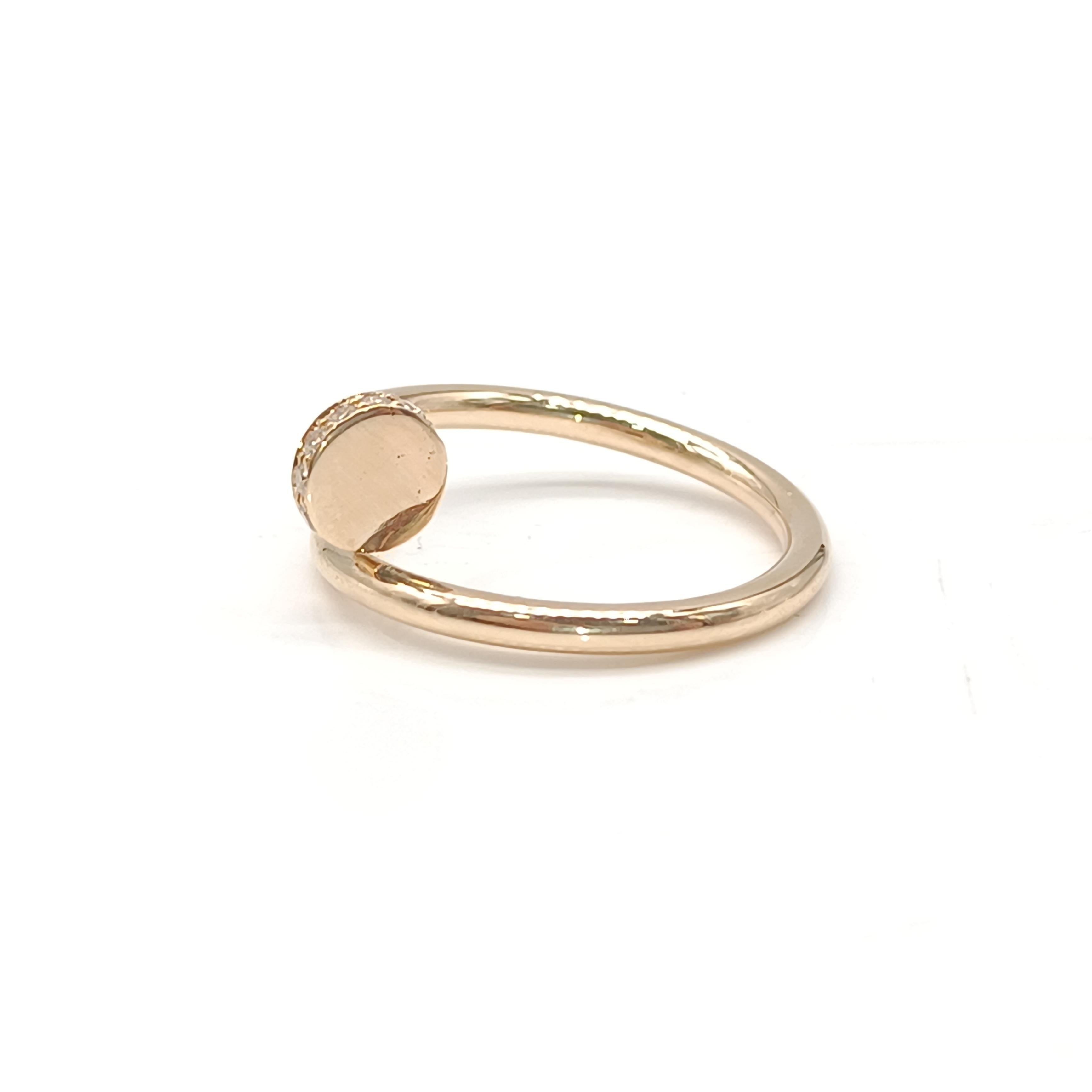 Elegant Diamond Ring en or jaune 18K - Beauté intemporelle et sophistication

Cette magnifique bague en or jaune 18 carats est conçue pour les femmes qui apprécient l'élégance, la qualité et la finesse de l'artisanat. Il comporte 11 diamants taille