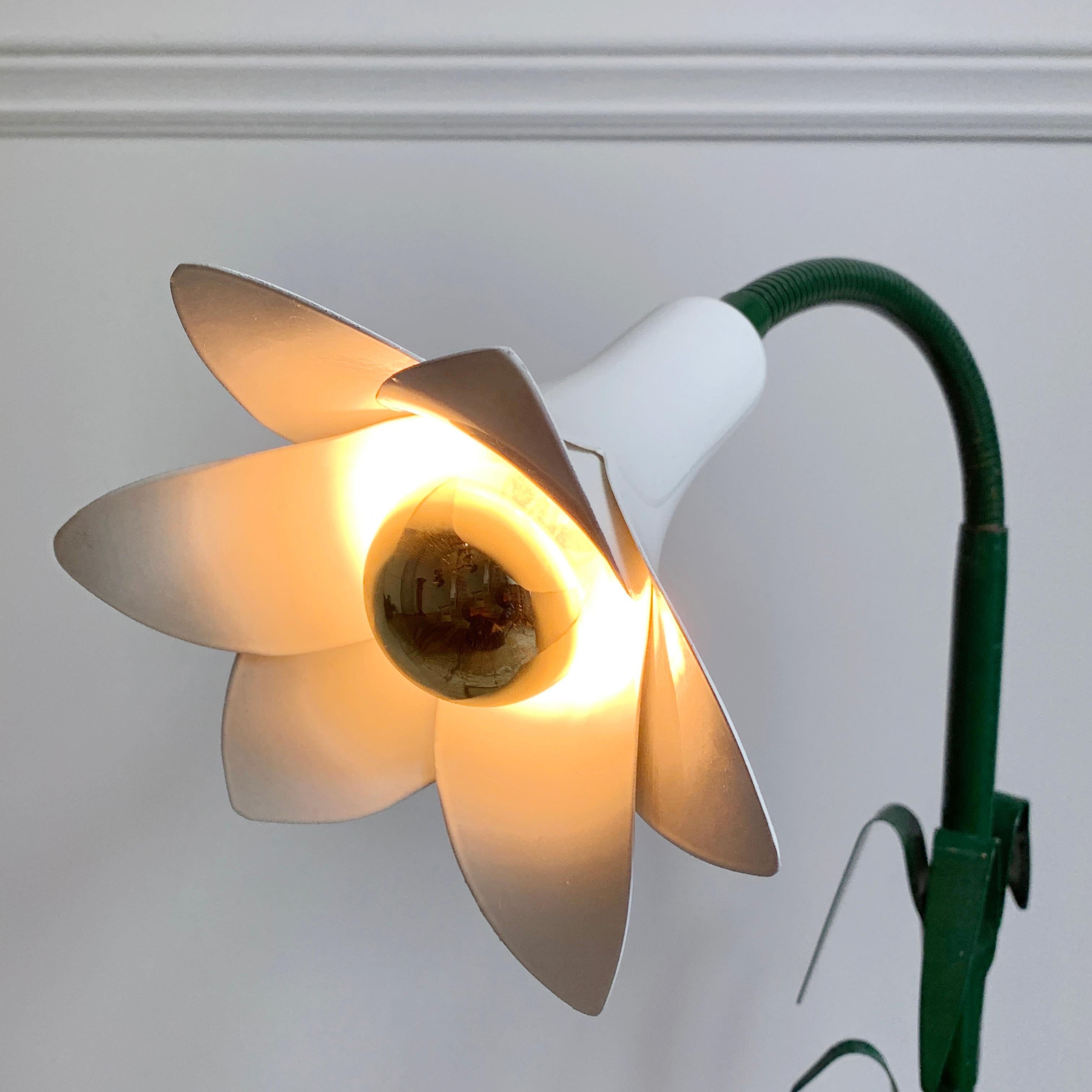 bliss flower lamp