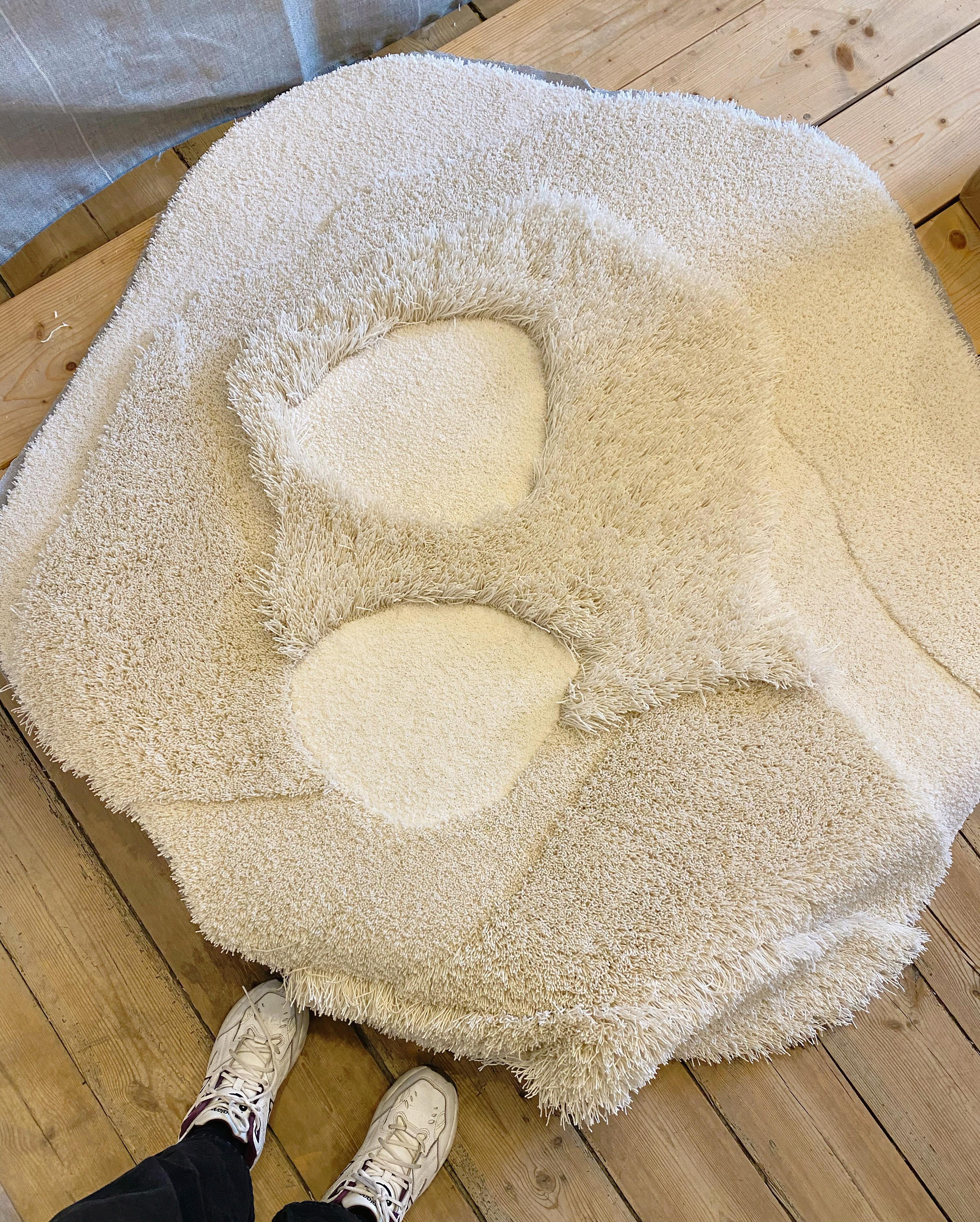Bliss, White Textured Contemporary Rug In New Condition For Sale In Copenhagen, DK