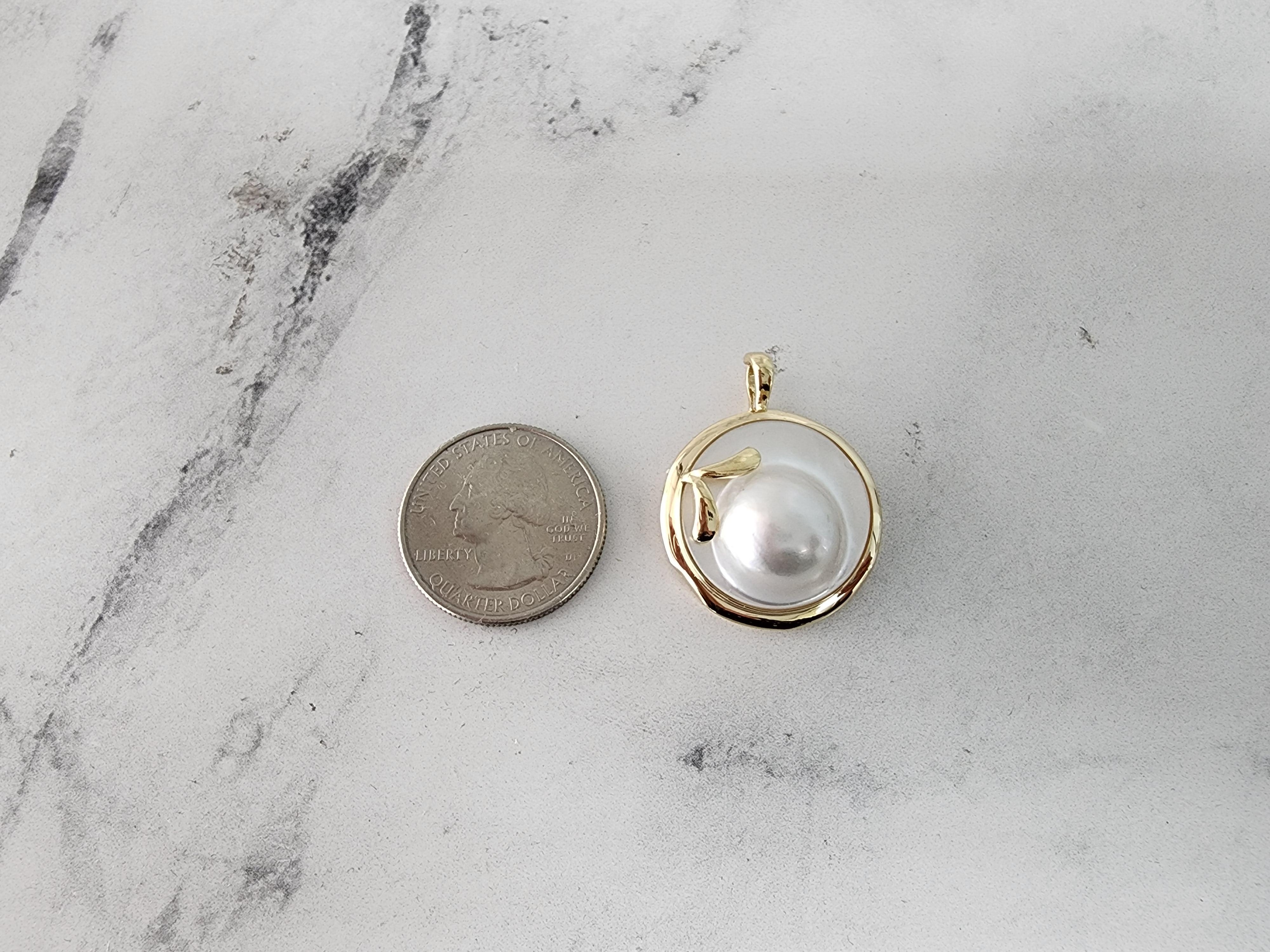 Round Cut Blister Pearl Disc Necklace with Polished Bezel For Sale
