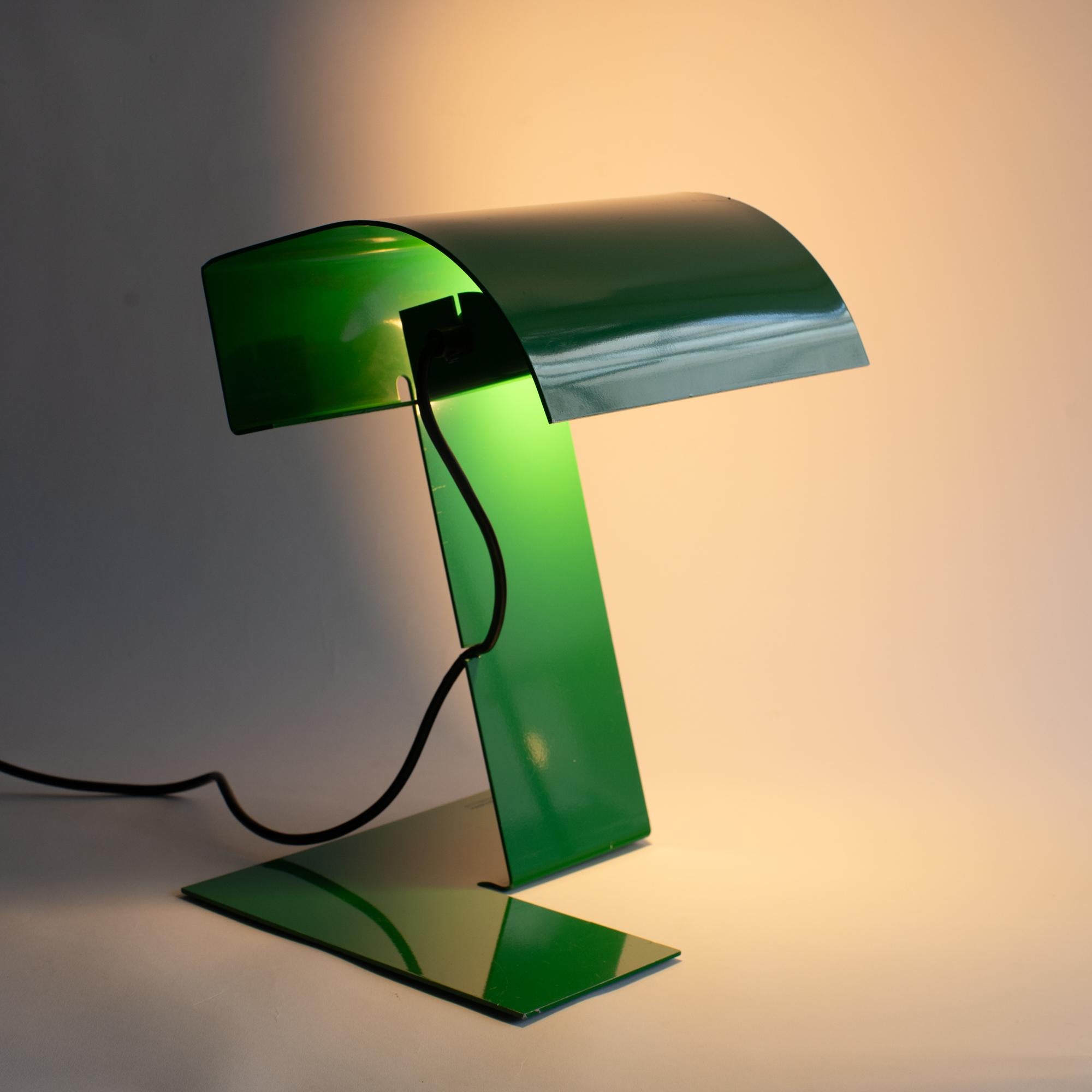 Blitz  lámpara de mesa verde Stilnovo italiano moderno en venta 2