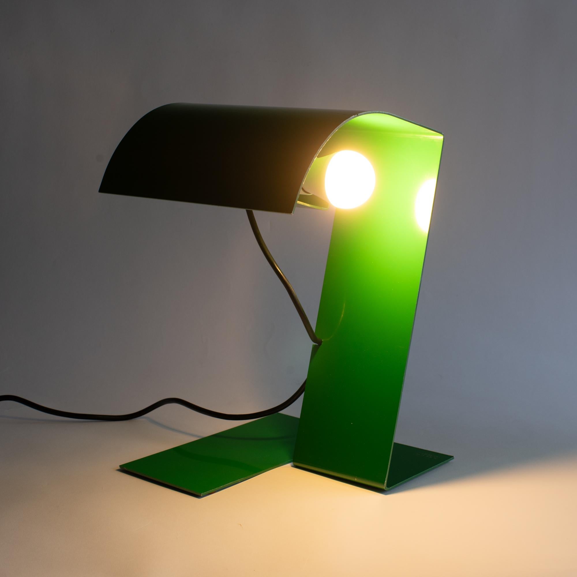 Blitz  lámpara de mesa verde Stilnovo italiano moderno en venta 1