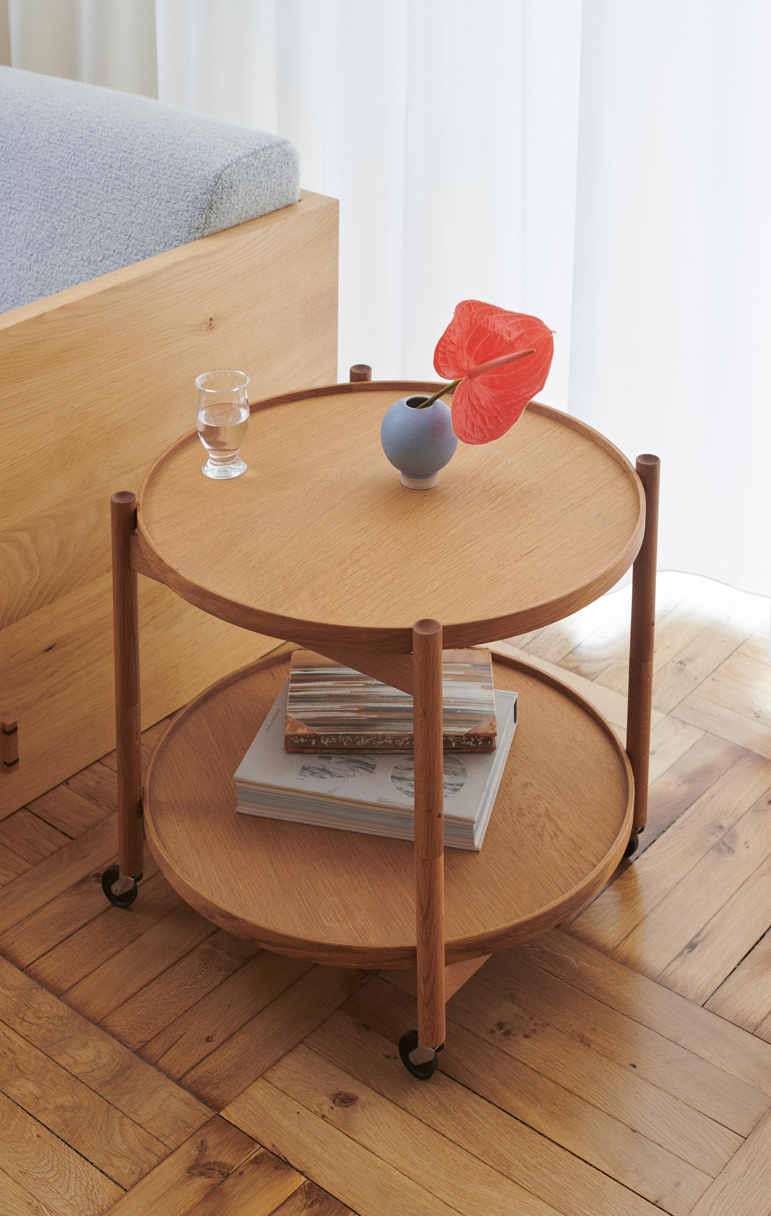 Bølling Tray Table / Model 60 Veneer - Oiled Oak by Hans Bølling for Brdr-Kruger In New Condition For Sale In Dubai, AE