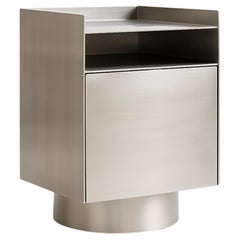 Comodino Bloc, metallo fatto a mano, look minimalista e moderno in alluminio