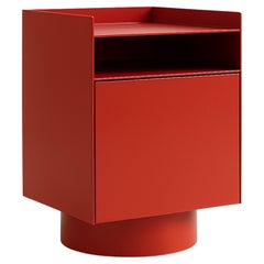 Comodino Bloc, metallo lavorato a mano, look minimalista e moderno in rosso