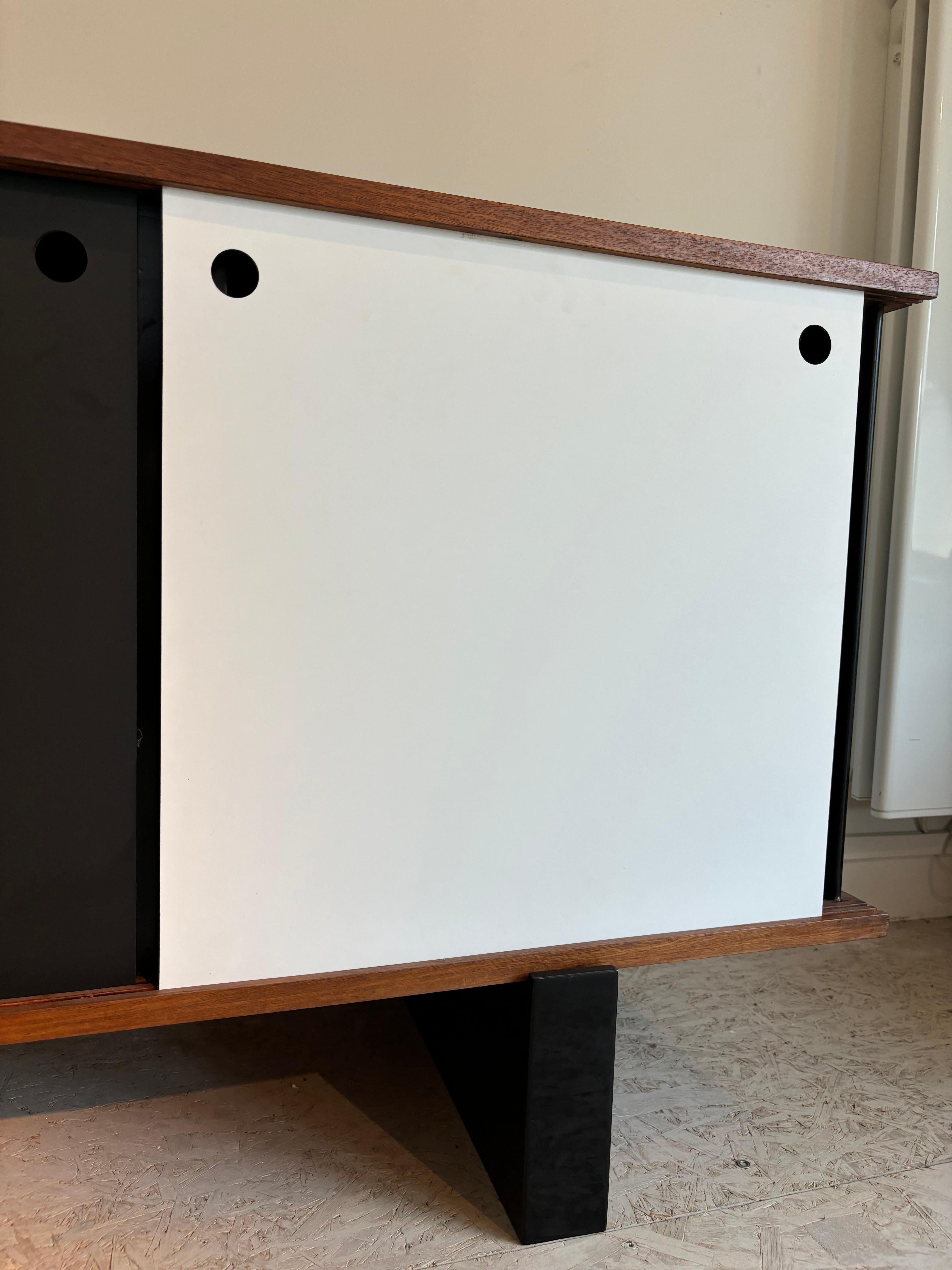 Buffet Bloc de Charlotte Perriand en vente 10