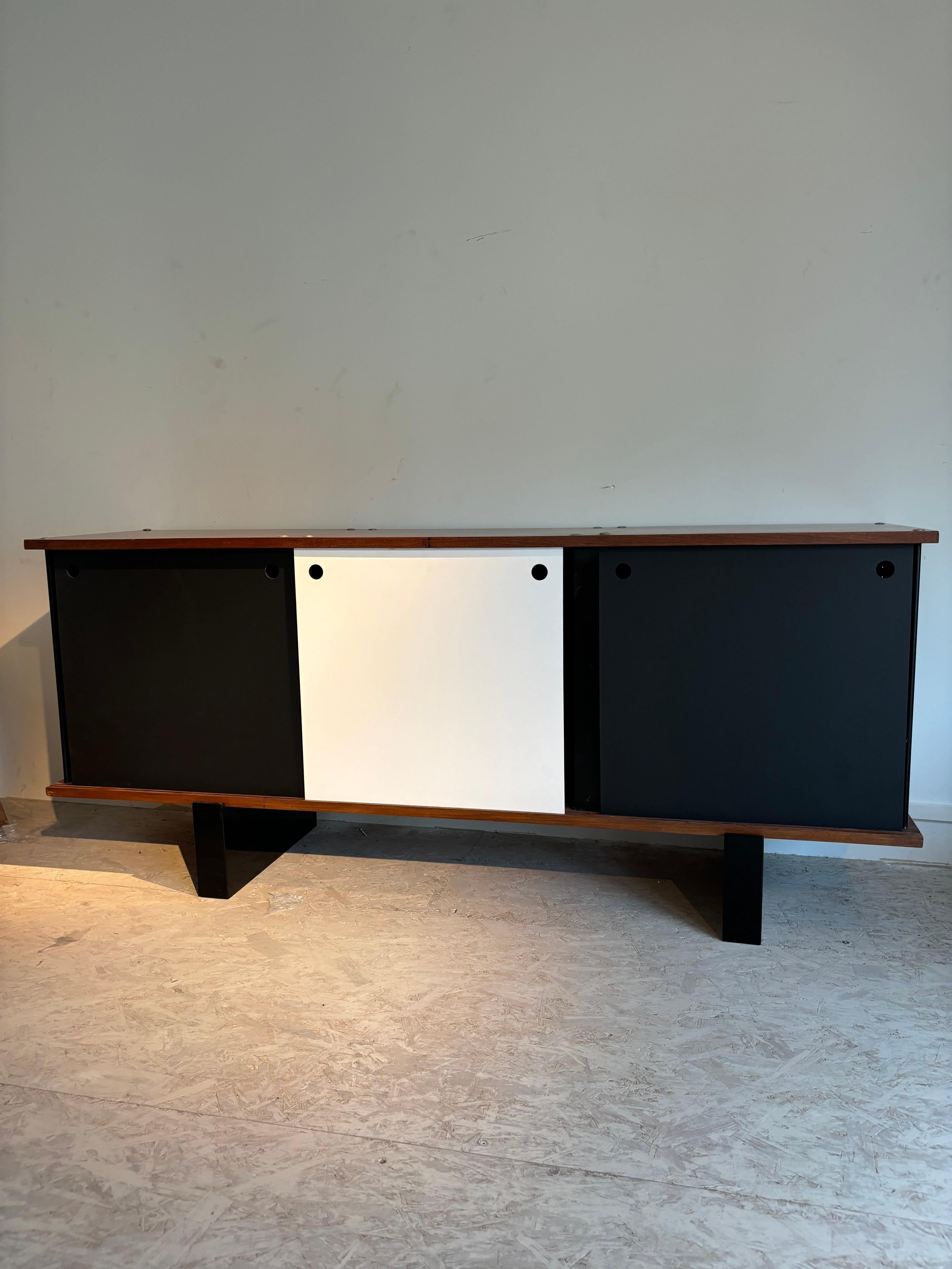 Milieu du XXe siècle Buffet Bloc de Charlotte Perriand en vente