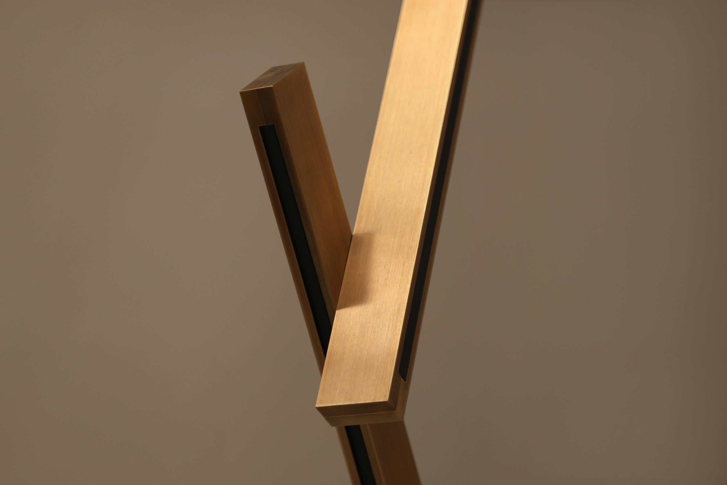 Bloc Vertical Pendant, luminaire LED sculptural brutaliste, laiton Neuf - En vente à Broadmeadows, Victoria