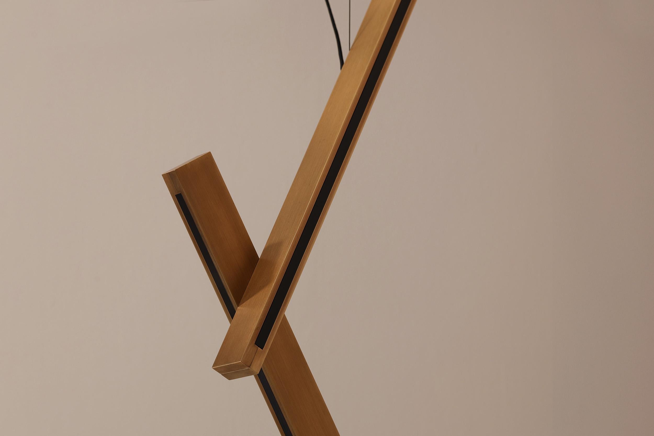 Laiton Bloc Vertical Pendant, luminaire LED sculptural brutaliste, laiton en vente