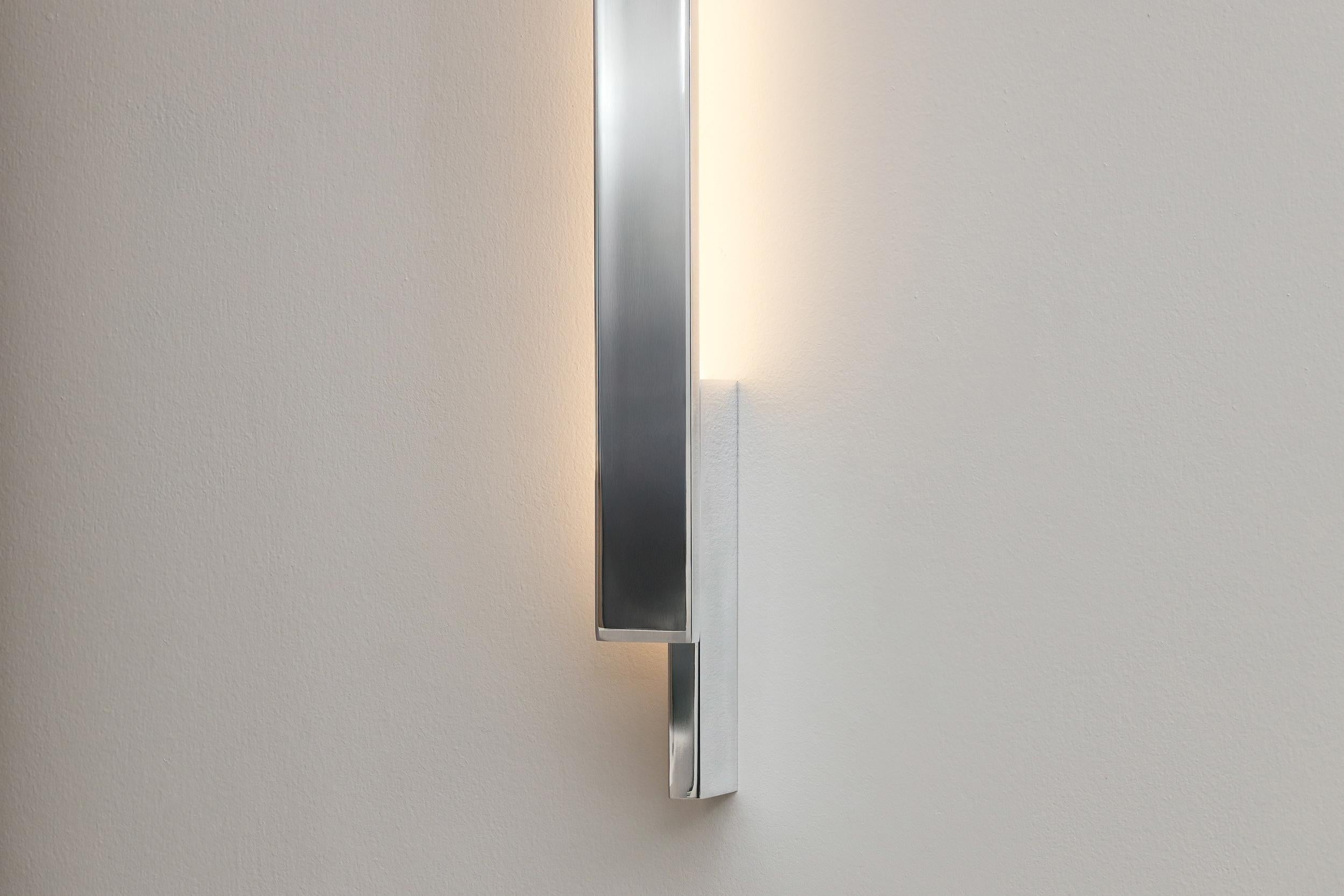 Aplique de pared Bloc , Aplique de luz LED Brutalista, Aluminio pulido espejo Moderno en venta