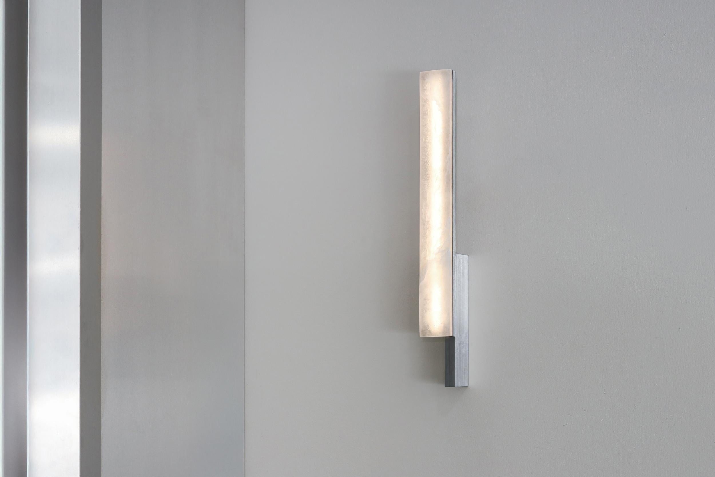 Aplique de pared Bloc , Aplique de luz LED Brutalista, Aluminio pulido espejo en venta 2