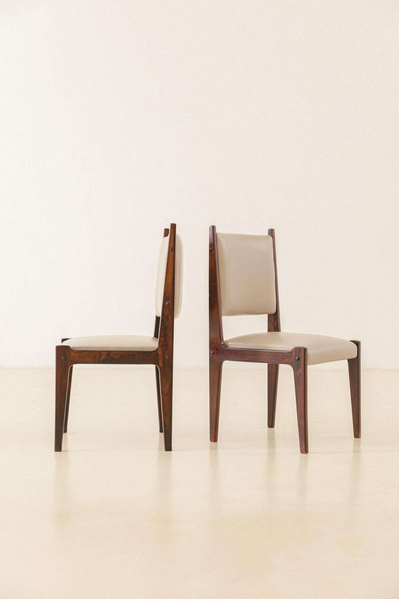 Bloch-Stühle von Sergio Rodrigues, brasilianisches Midcentury-Design, 1964 im Zustand „Gut“ im Angebot in New York, NY