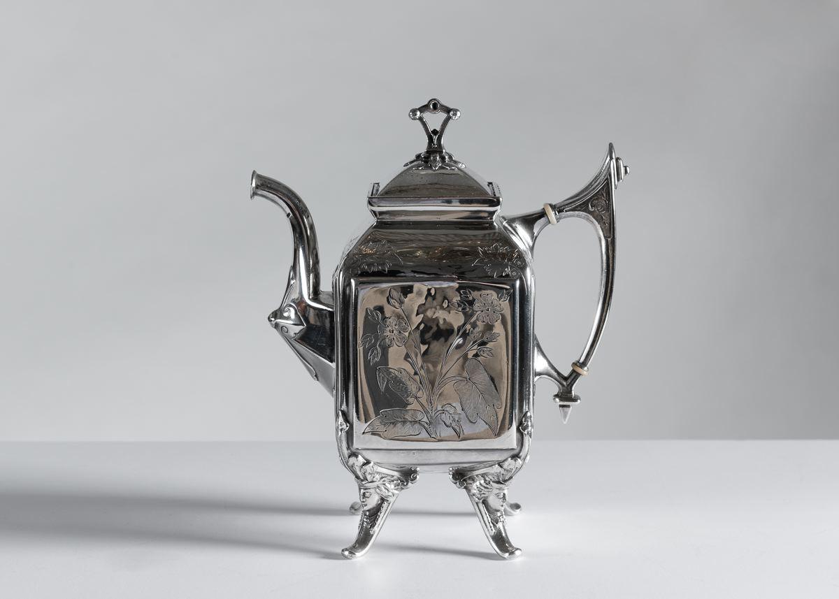 Bloch-Eschwege Silberschmied, Sechsteiliges Tee- und Kaffeeservice, USA, um 1872 (Spätes 19. Jahrhundert) im Angebot
