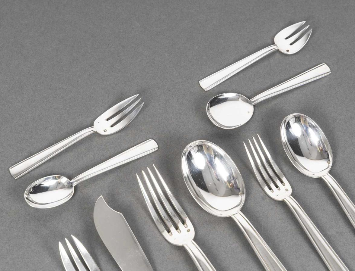 20th Century BLOCH ESCHWEGE - STERLING SILVER CUTLERY SET - 266 Pieces, 1930s Period For Sale