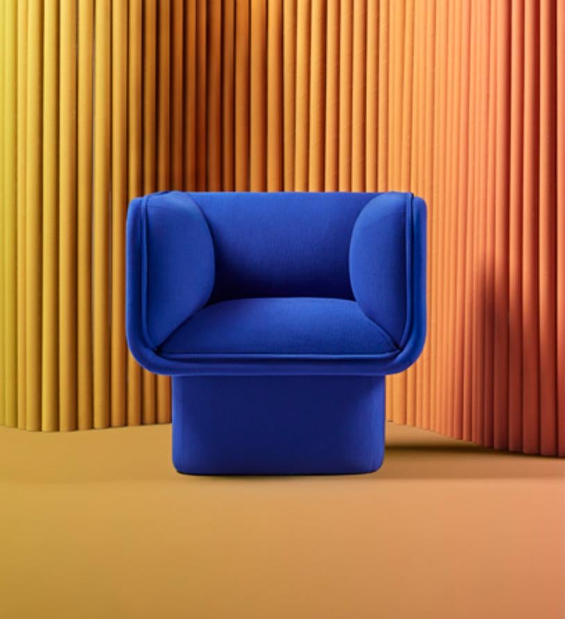 Block armchair by Pepe Albargues
Dimensions: Width 92 - Depth 75 - Height 78 - Seat 43 cm
Materials: Pine wood structure, curved plywood board reinforced with tablex.
Foam CMHR (high resilience and flame retardant) for all our cushion filling
