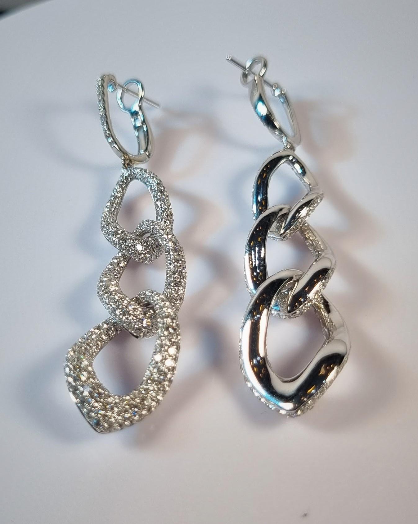 Ohrringe mit Blockkette in Pavé aus Diamanten und Weißgold (Brillantschliff) im Angebot