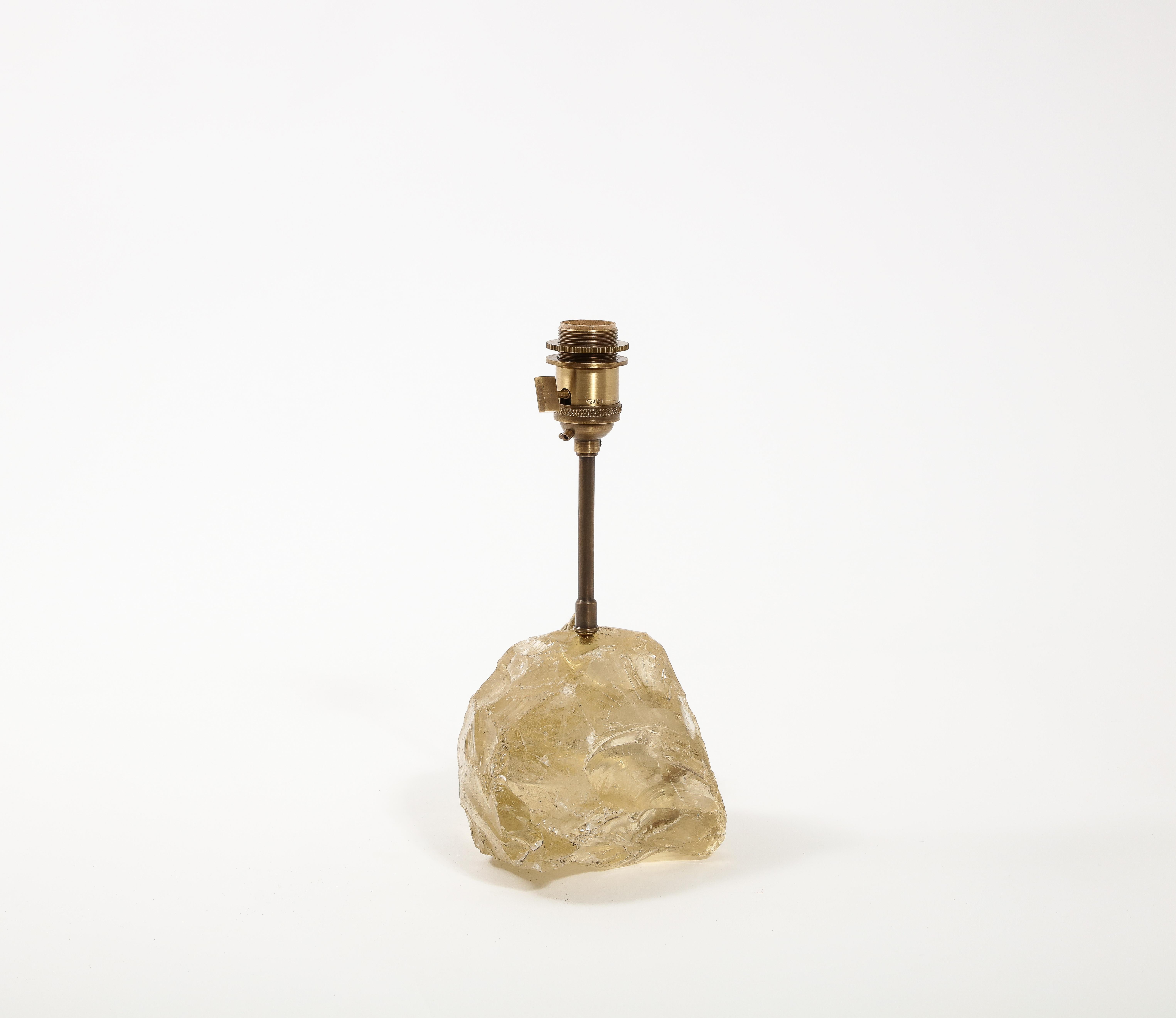 Français Lampe de table Block Crystal à la manière de JMF, France 1950's en vente