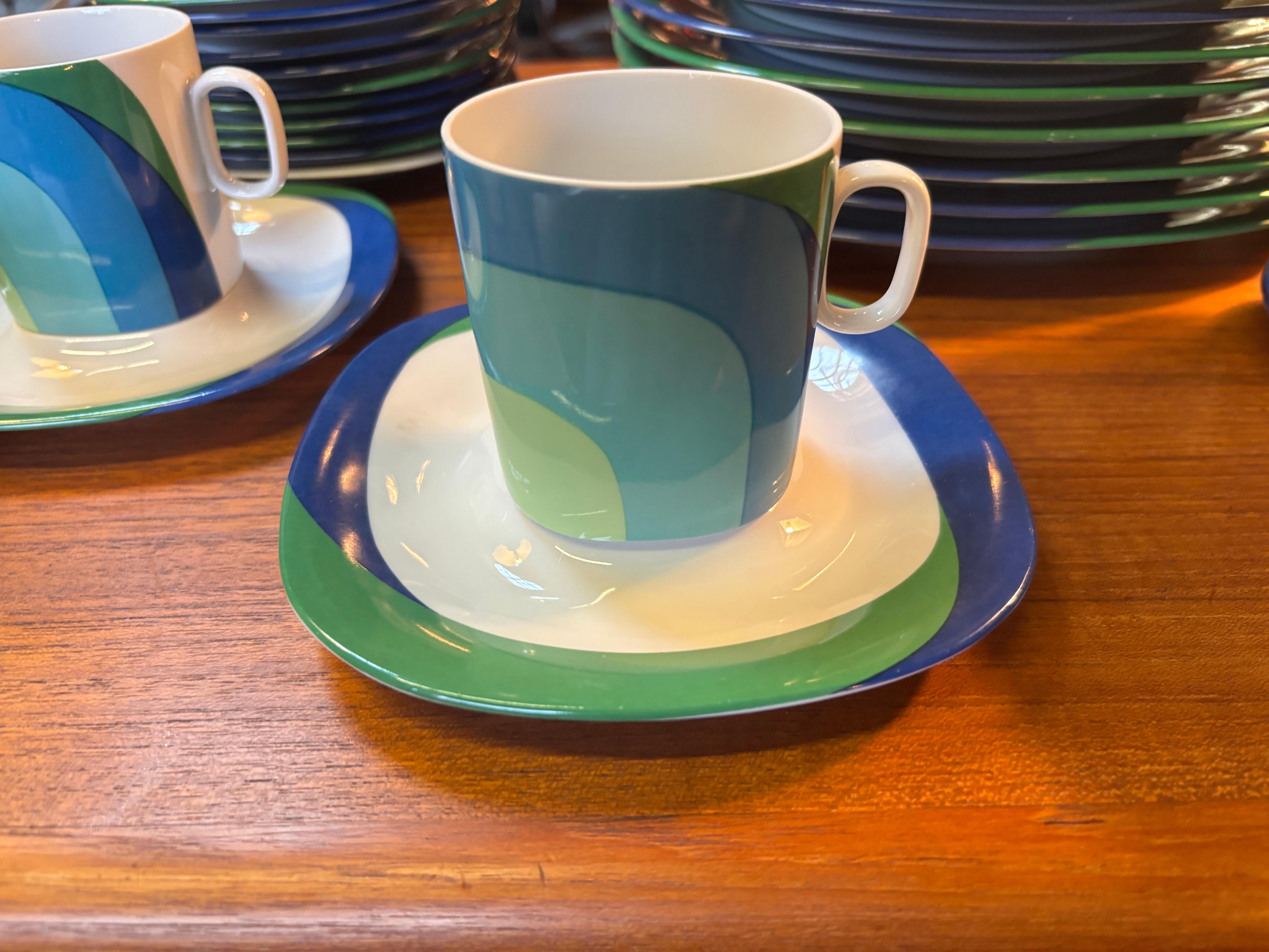 Bloc Germany Study in Squares Dinnerware Set en vente 2