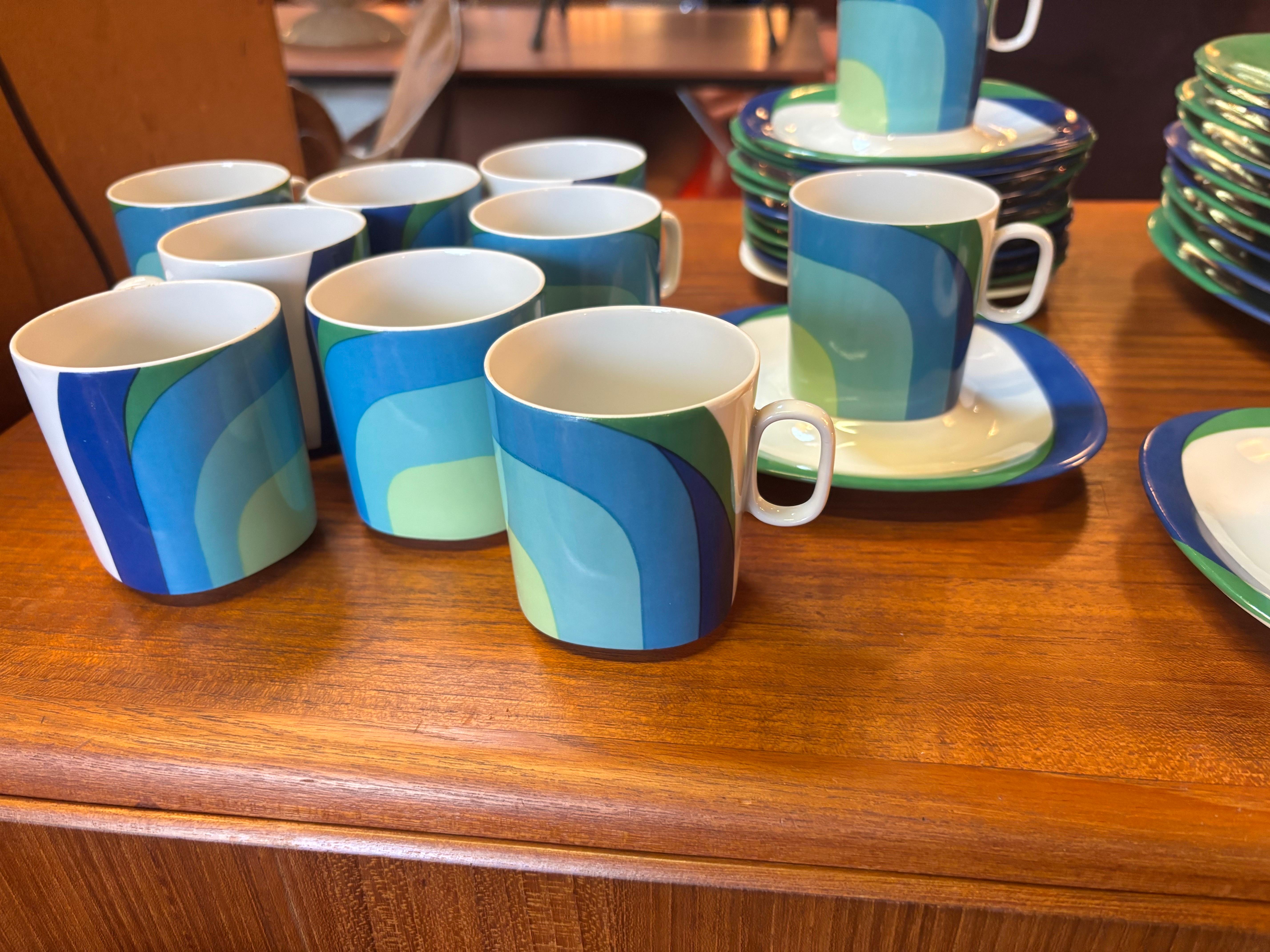 Mid-Century Modern Bloc Germany Study in Squares Dinnerware Set en vente