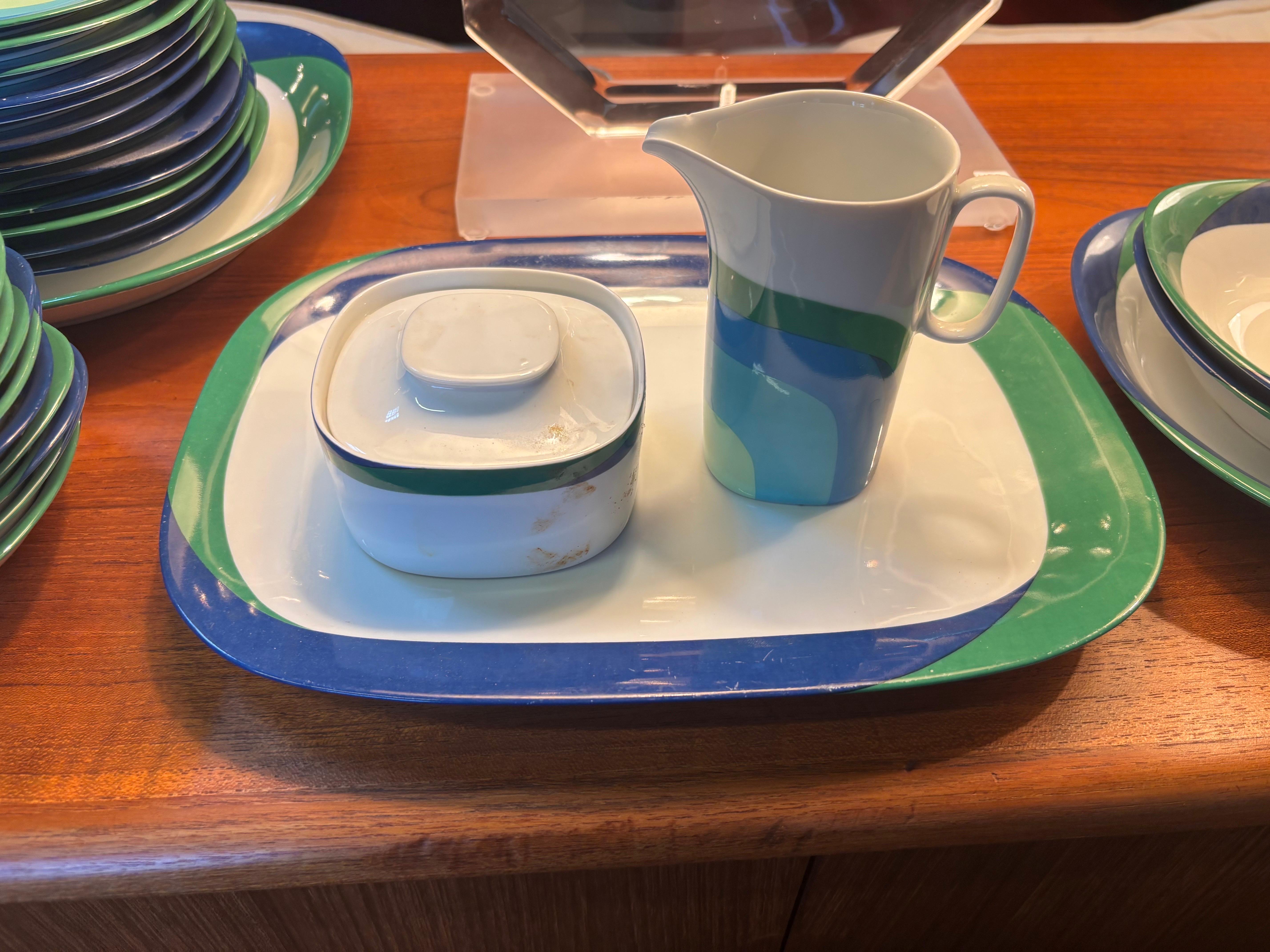 Fait à la machine Bloc Germany Study in Squares Dinnerware Set en vente