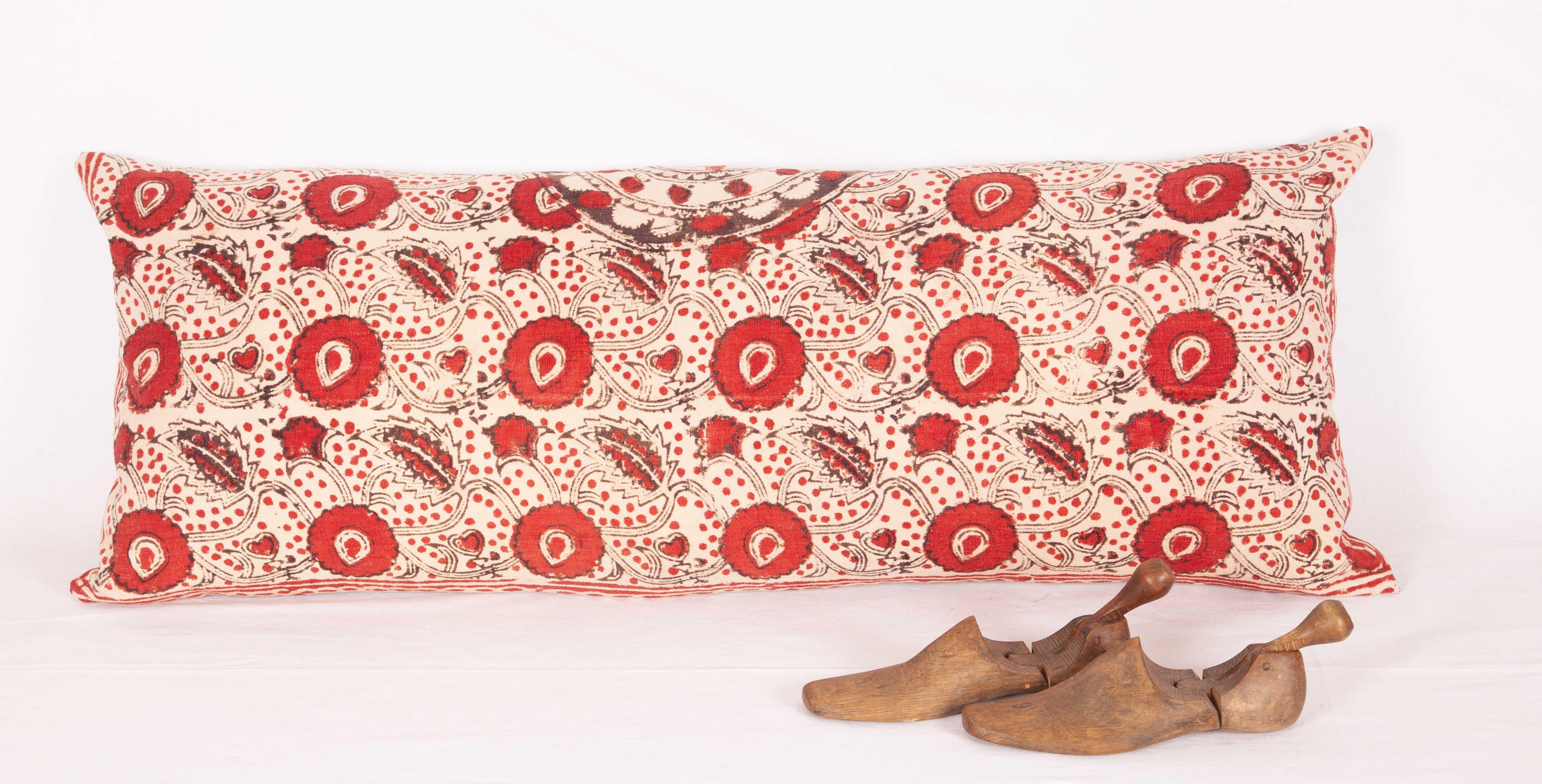 Block Print Lumbar Pillow Case made from an Uzbek Print, Early 20th Century In Good Condition In Istanbul, TR
