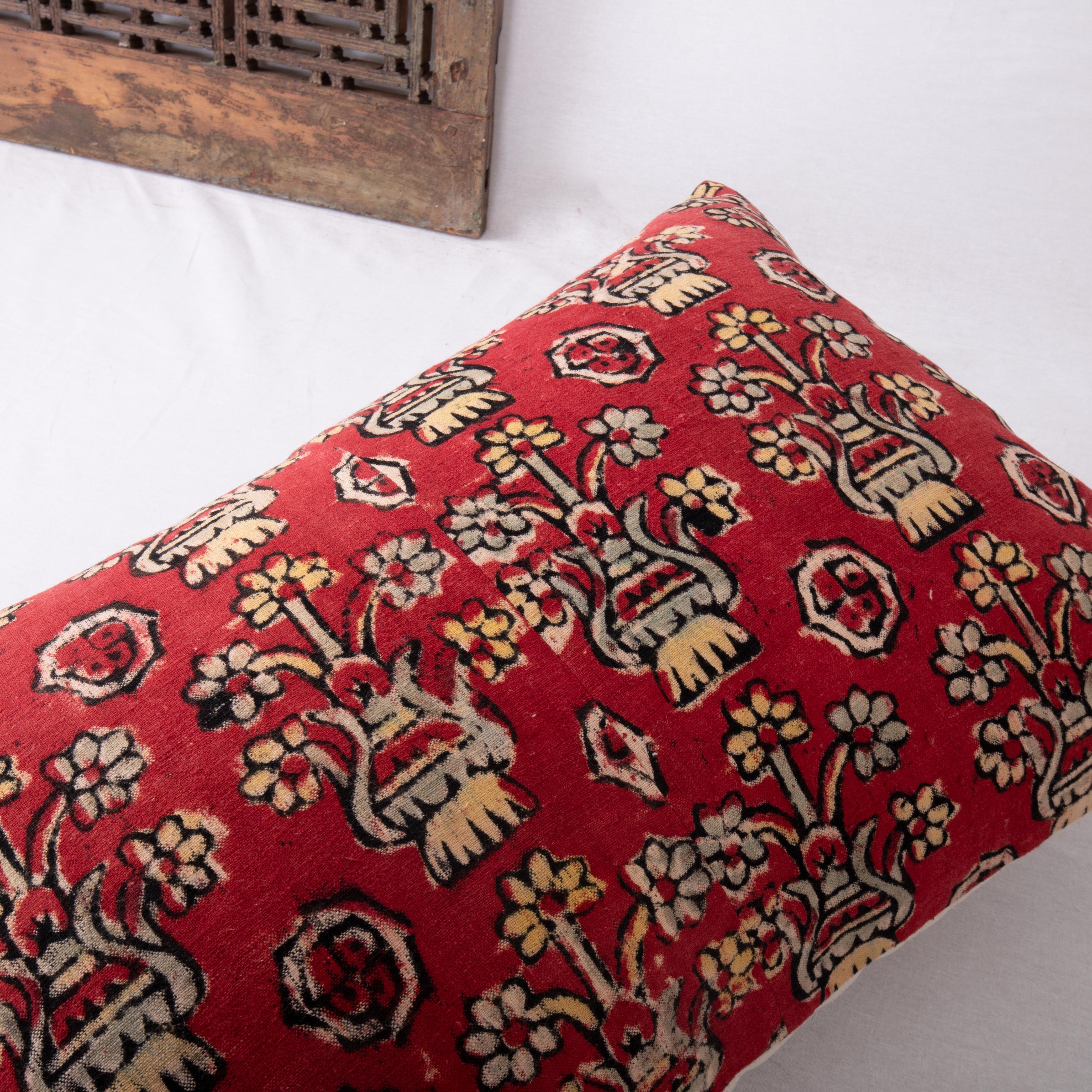 Block Printed Lumbar Pillow Cover from Western Anatolia, Turkey, 1st Half 20th C In Good Condition For Sale In Istanbul, TR